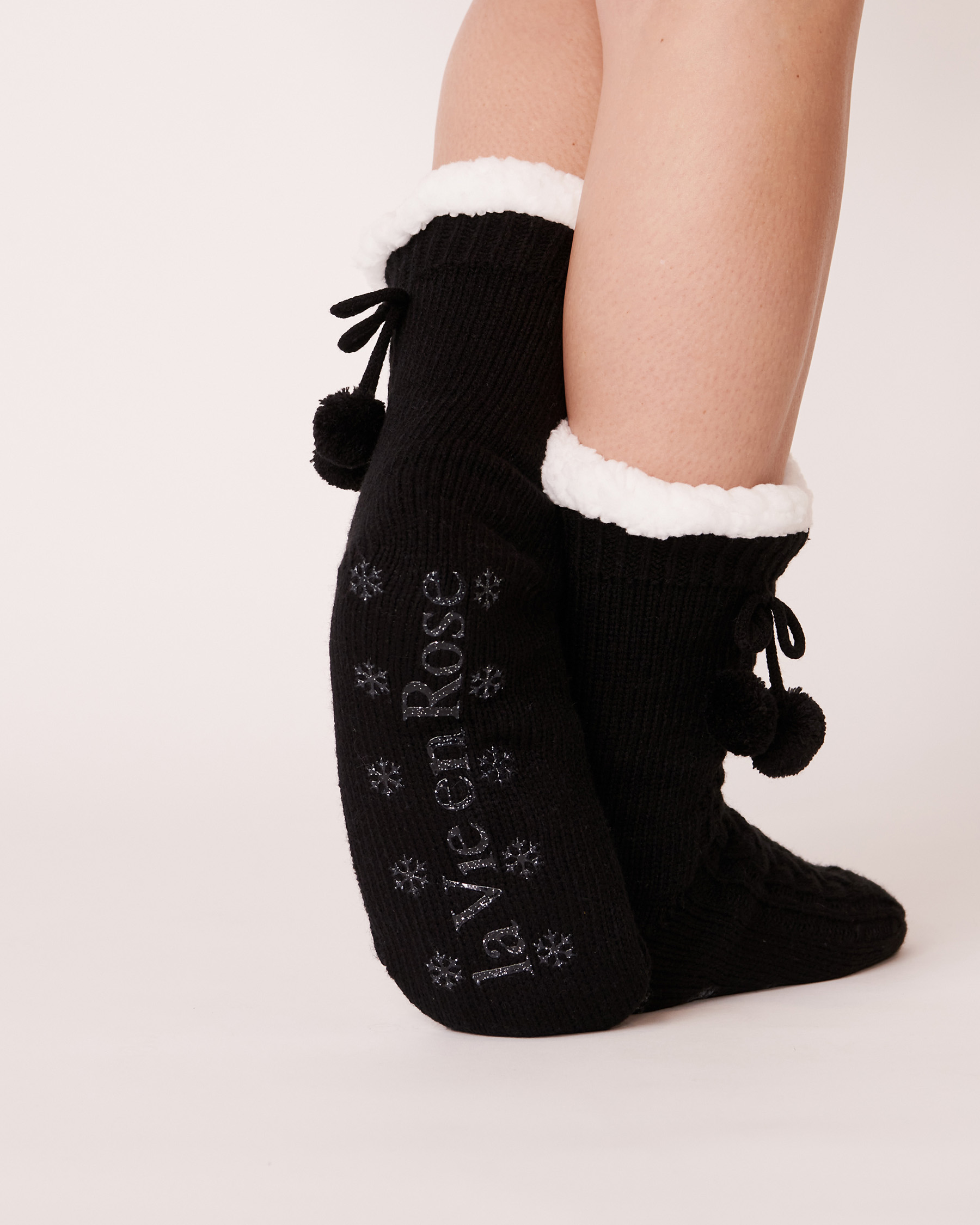 LA VIE EN ROSE Knit and Sherpa Socks Black 40700111 - View2