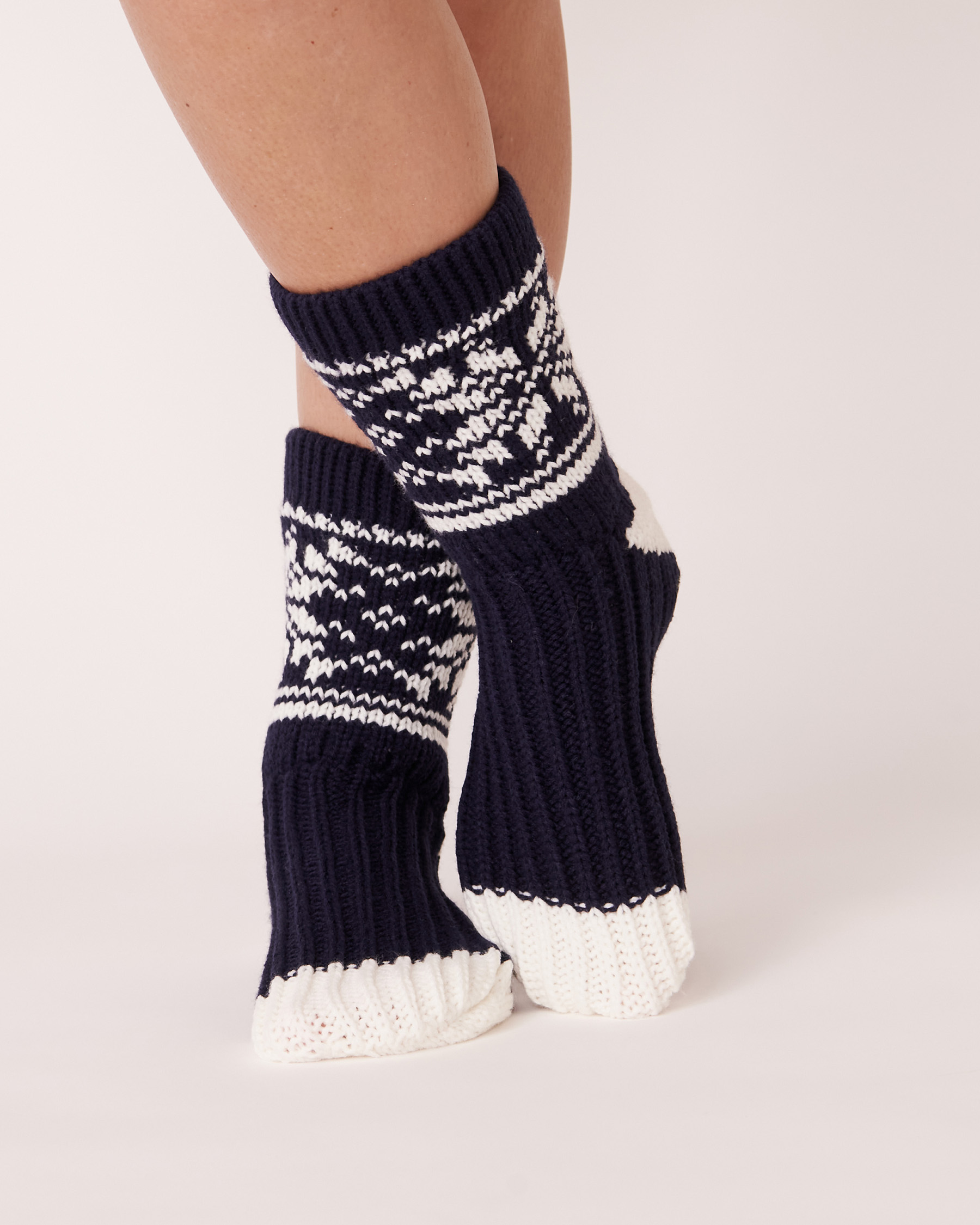 LA VIE EN ROSE Nordic Print Knitted Socks Midnight sky 40700116 - View1