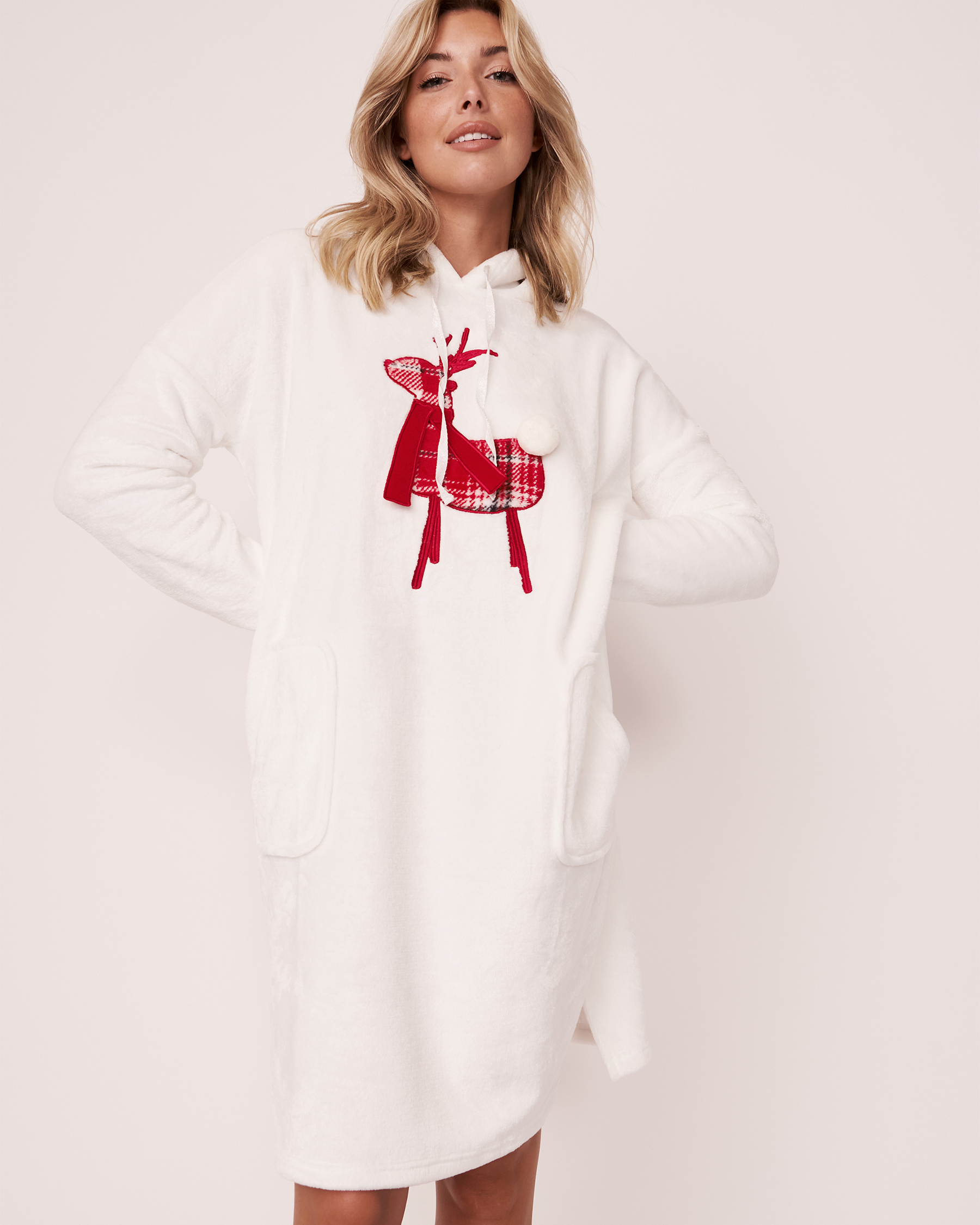 LA VIE EN ROSE Robe à capuchon en peluche renne 3D Blanc neige 40500121 - Voir1
