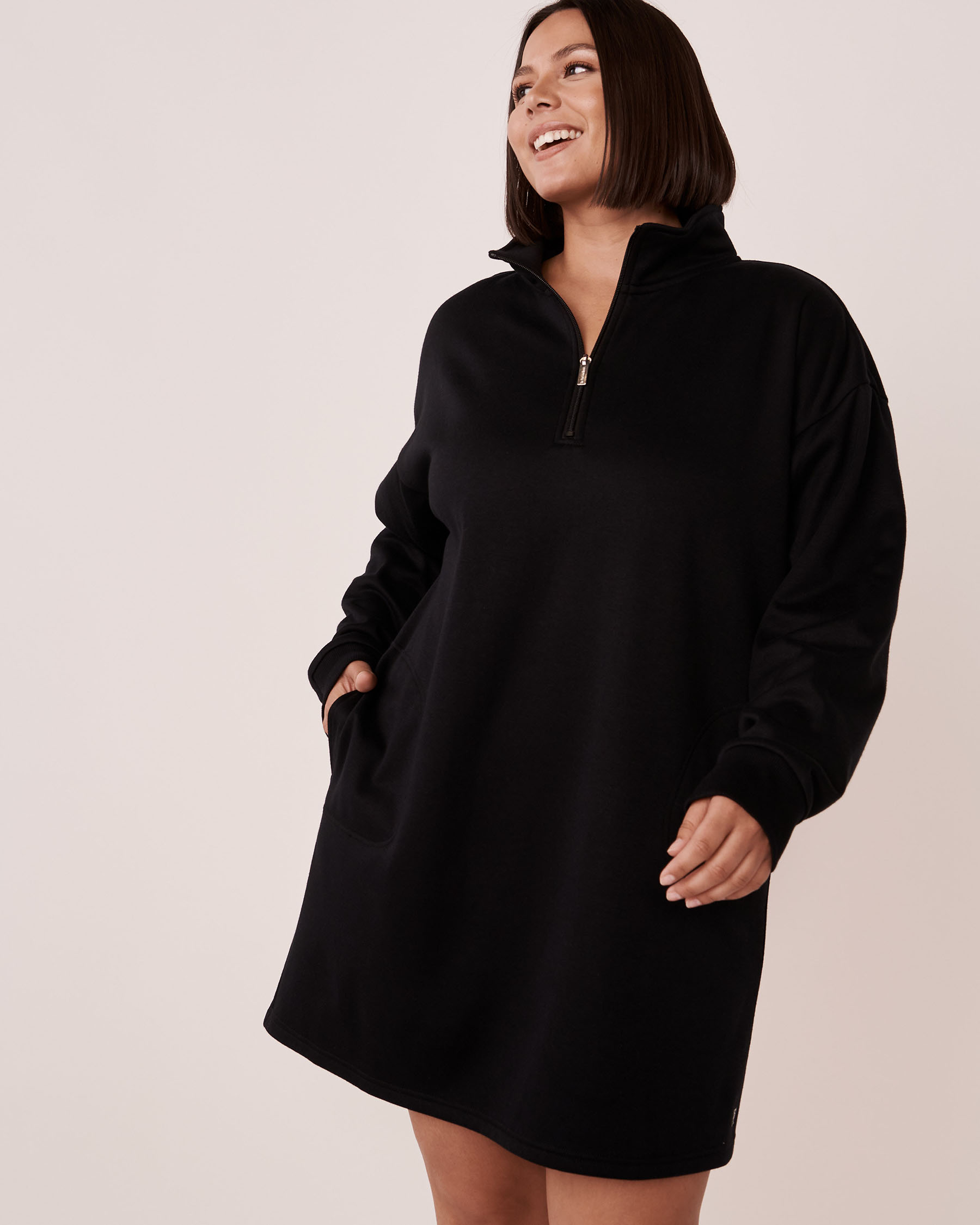 LA VIE EN ROSE Fleece High Collar Dress Black 50400025 - View1