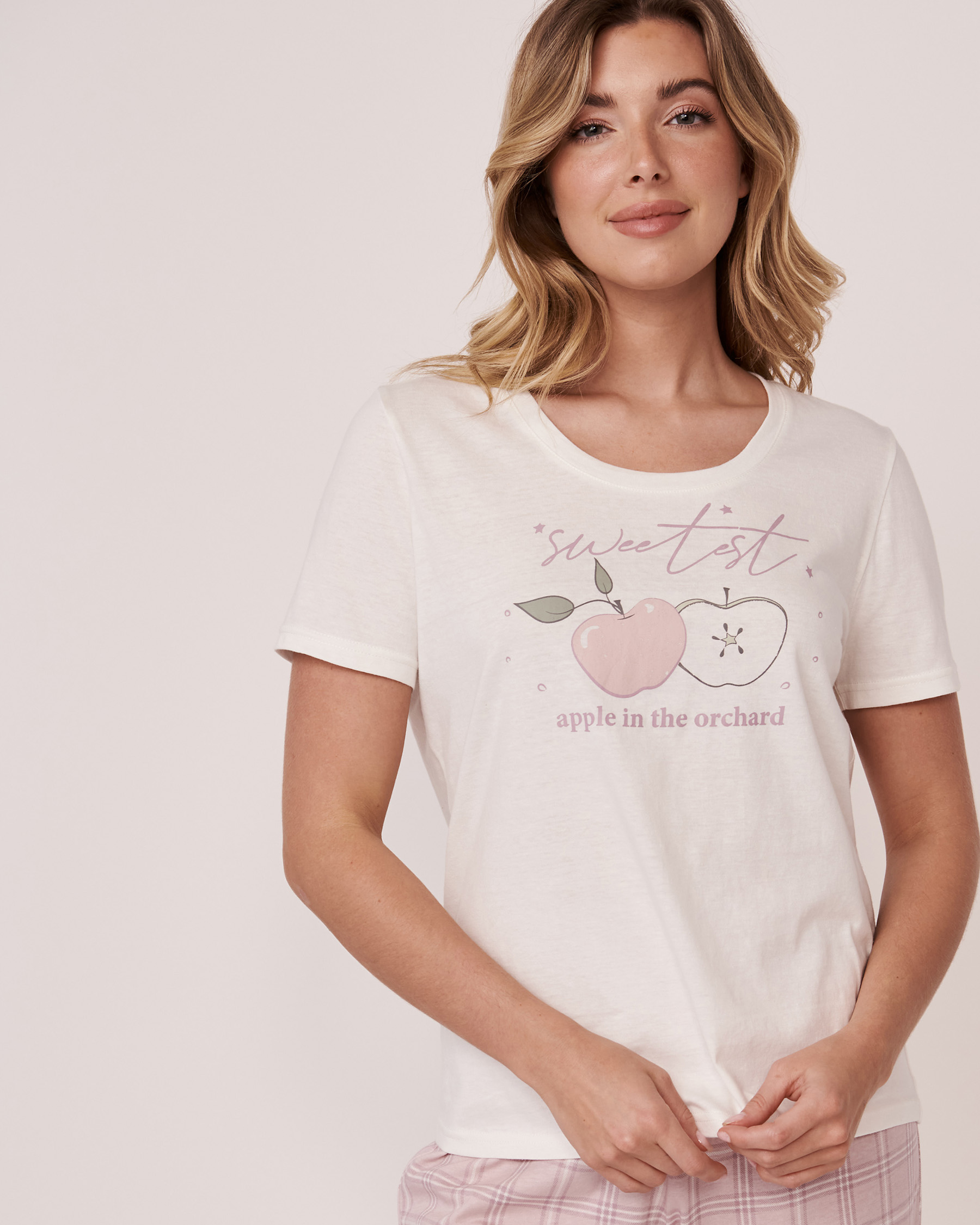 La Vie en Rose Cotton Crew Neck T-shirt. 1