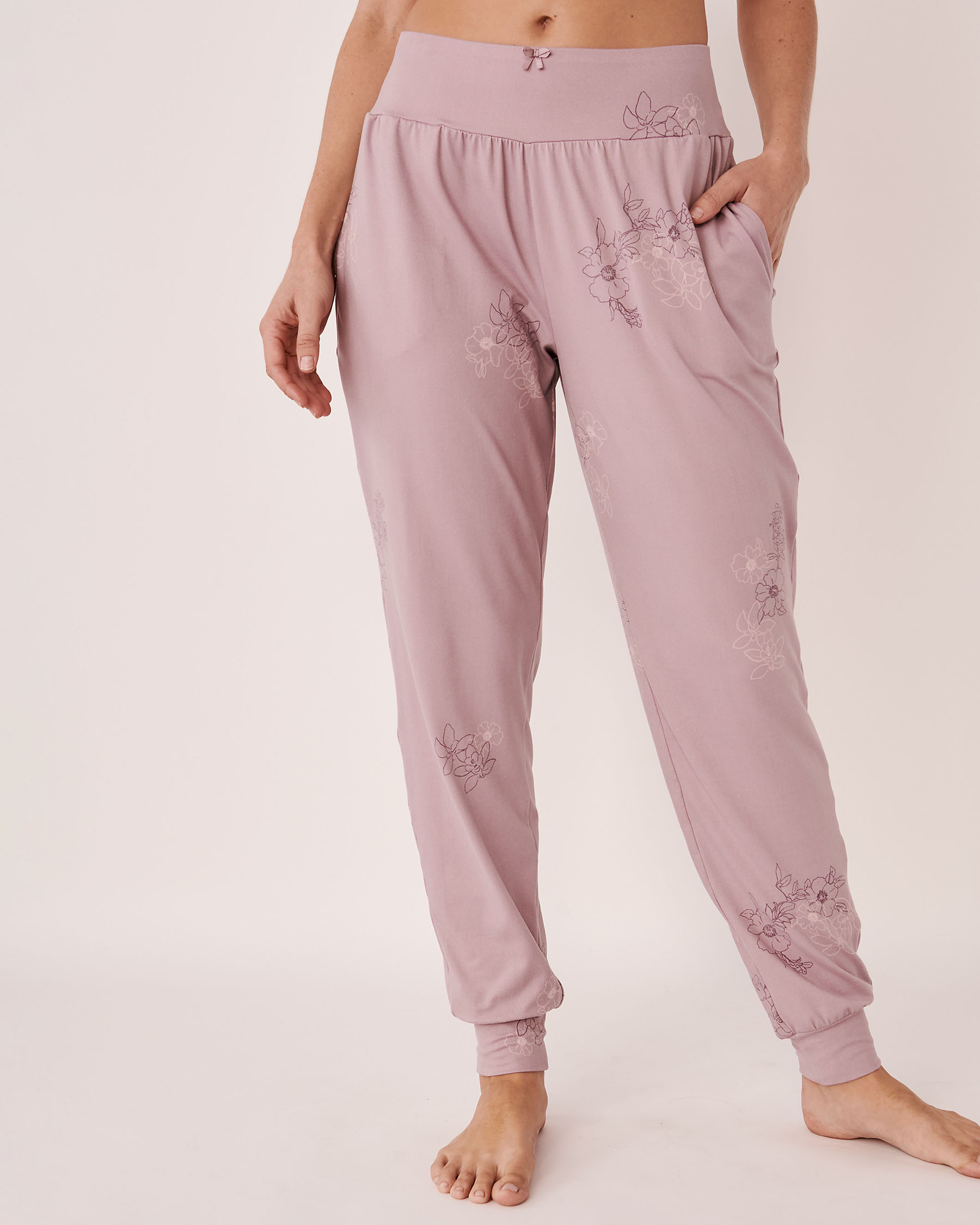 LA VIE EN ROSE Super Soft Fitted Pants Floral outline 40200332 - View1