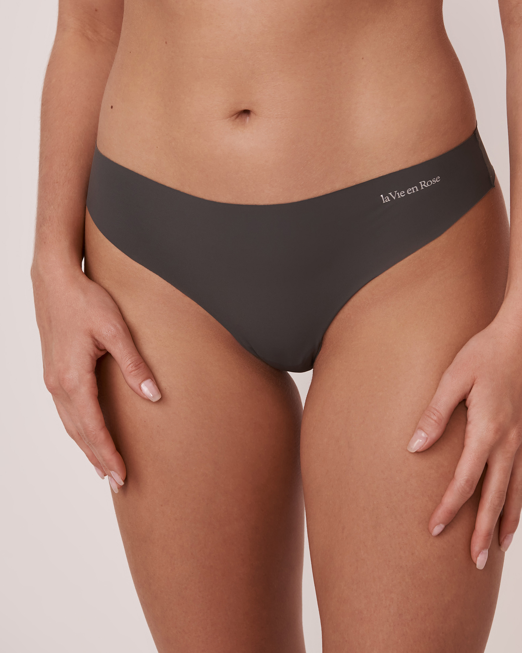 LA VIE EN ROSE Microfiber No-show Thong Panty Magnet 20200188 - View1