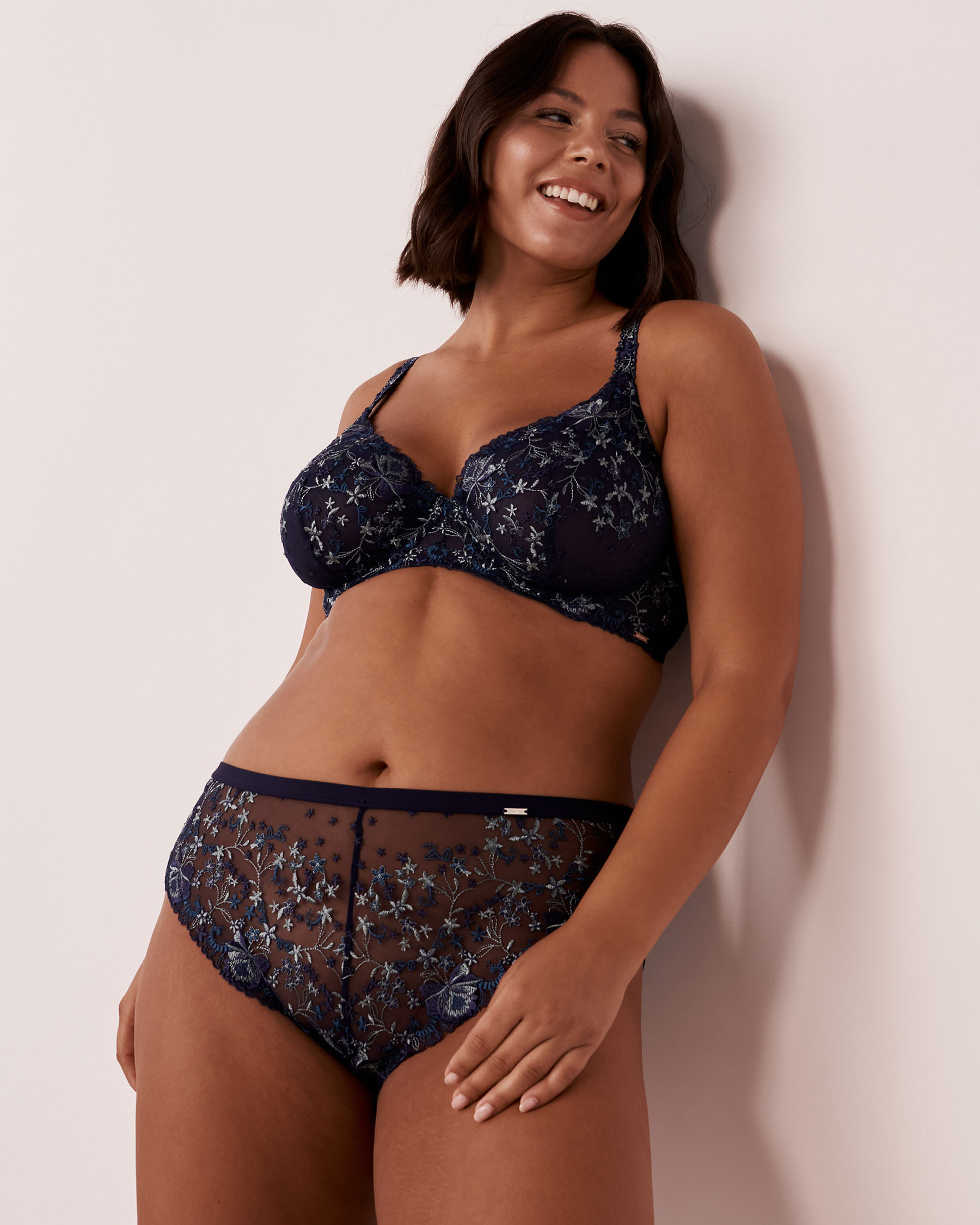 LA VIE EN ROSE Embroidered Mesh Cheeky Panty Romantic navy floral 20300143 - View7