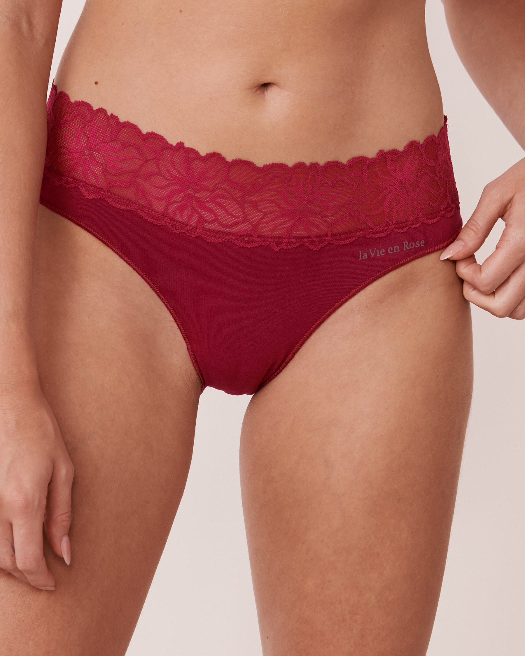 LA VIE EN ROSE Culotte bikini coton et bande de dentelle Rouge betterave 20100204 - Voir1