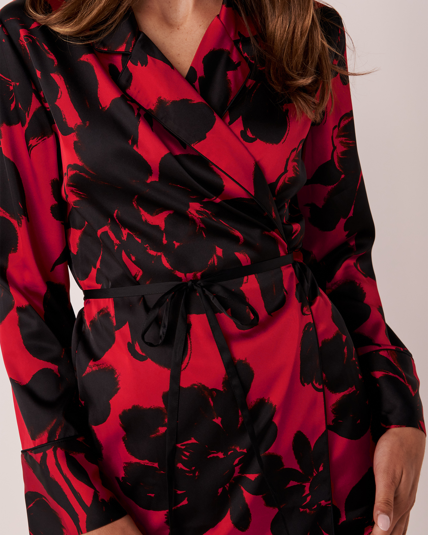 LA VIE EN ROSE Satin Long Sleeve Button-down Shirt Romantic floral 60100038 - View3