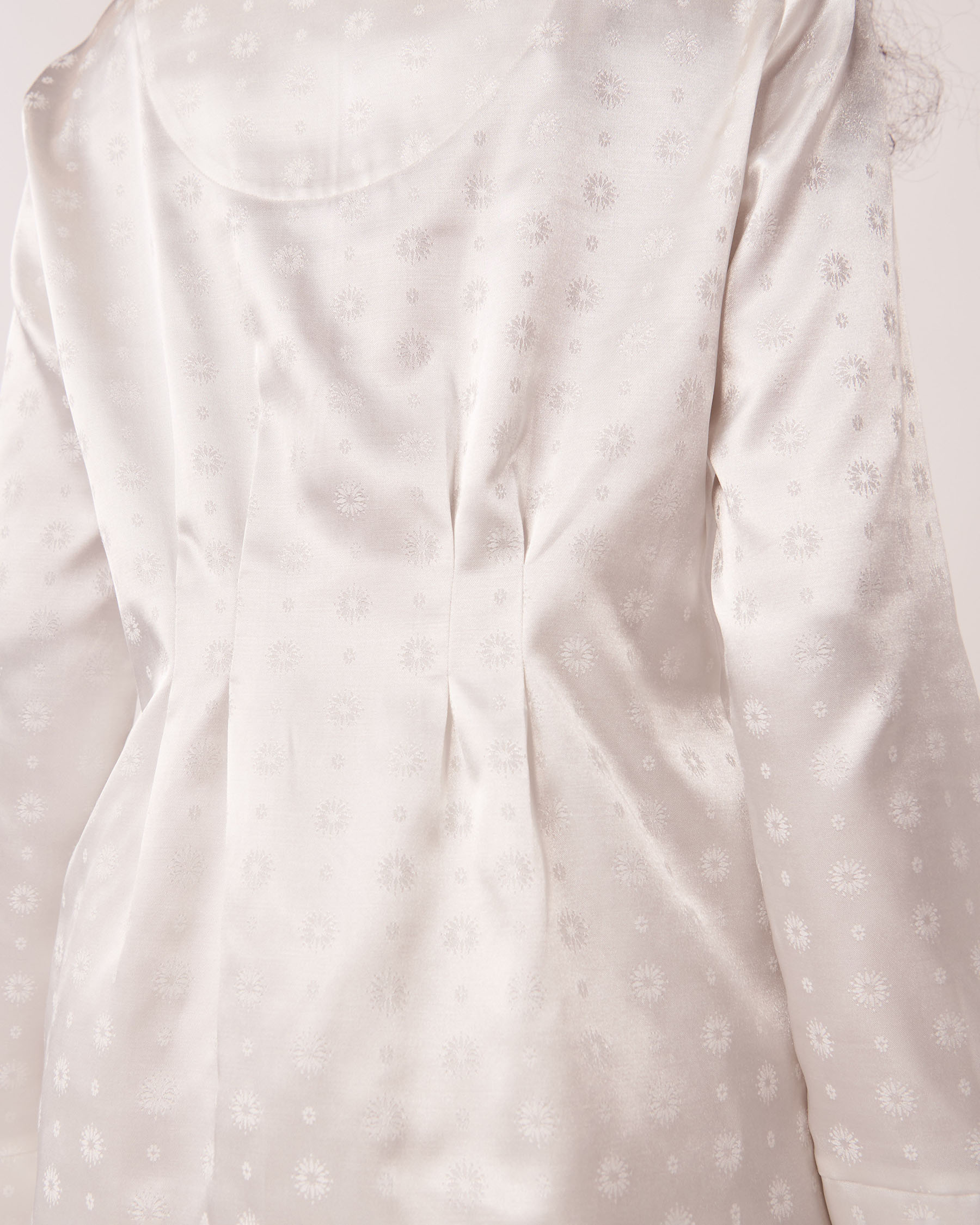 LA VIE EN ROSE Ensemble pyjama en satin Médaillon blanc neige 60400017 - Voir2