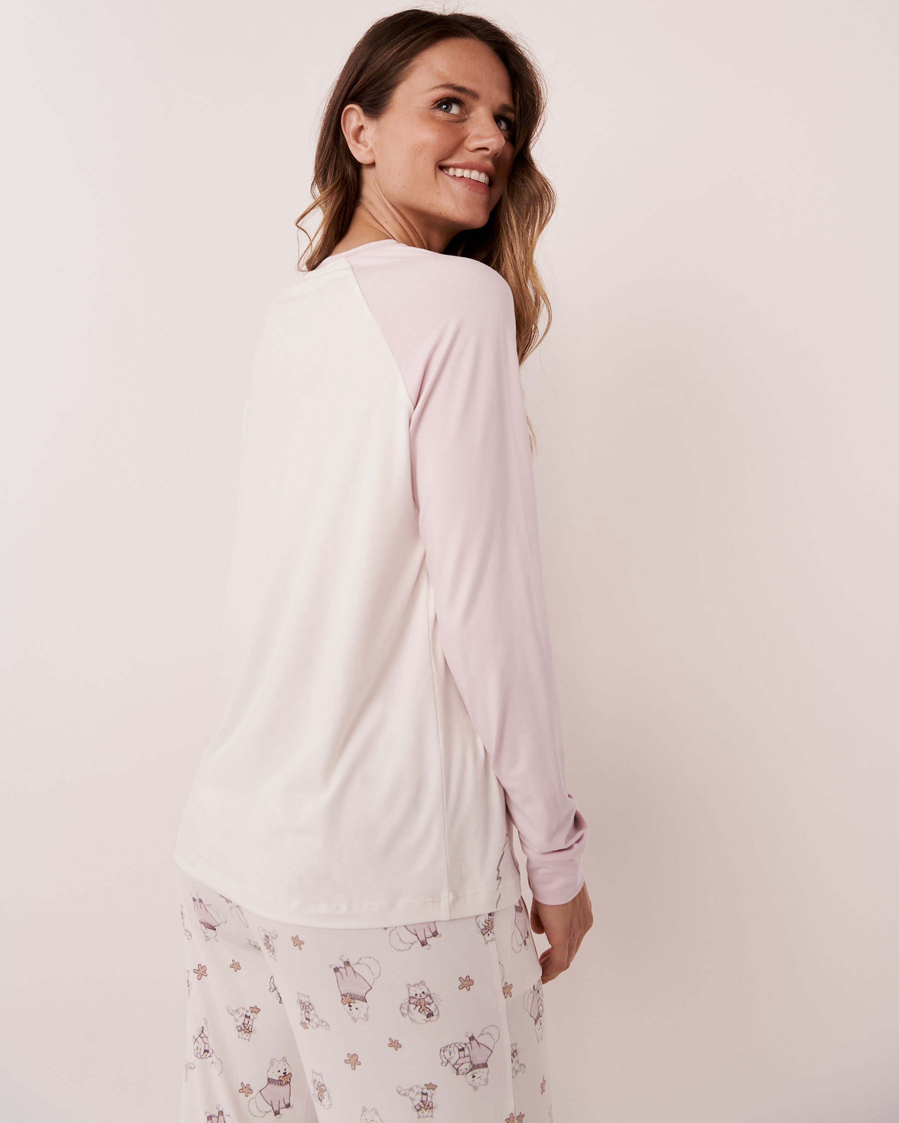 LA VIE EN ROSE Super Soft Raglan Sleeve Shirt Lilac cloud 40100369 - View3