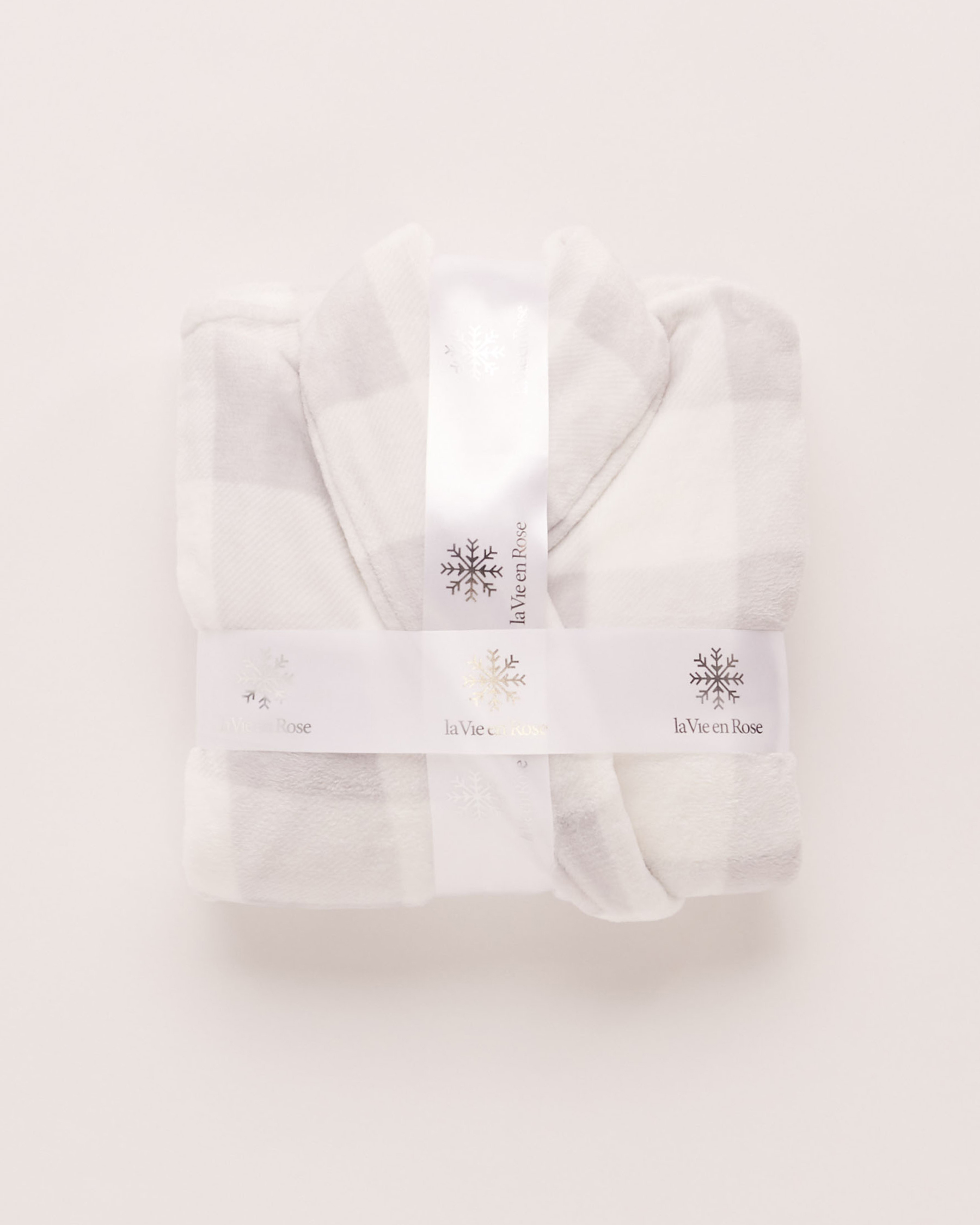 LA VIE EN ROSE Plush Plaid Robe White and grey plaid 40600104 - View4