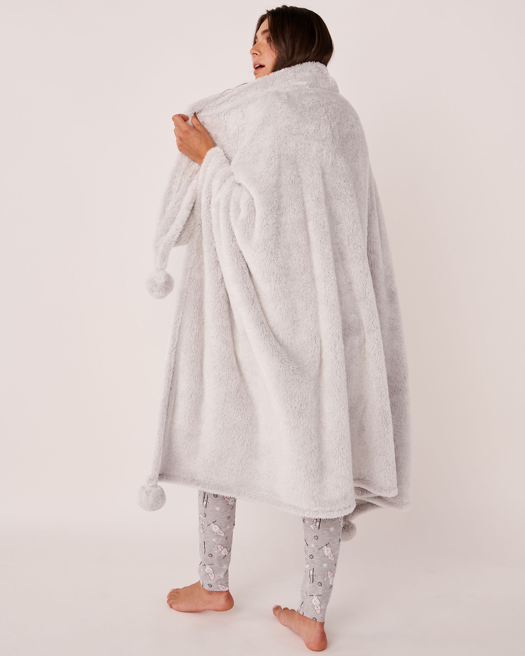 LA VIE EN ROSE Pompoms Plush Blanket Silver grey 40700235 - View3