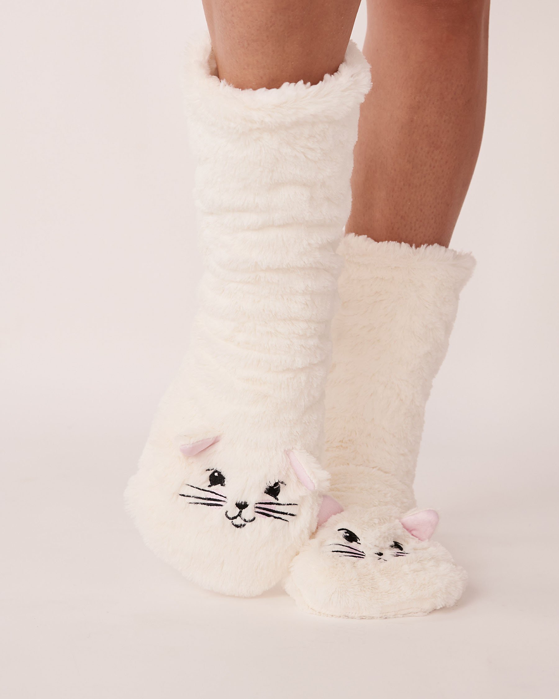 LA VIE EN ROSE Animal Print Plush Socks Snow white 40700237 - View4