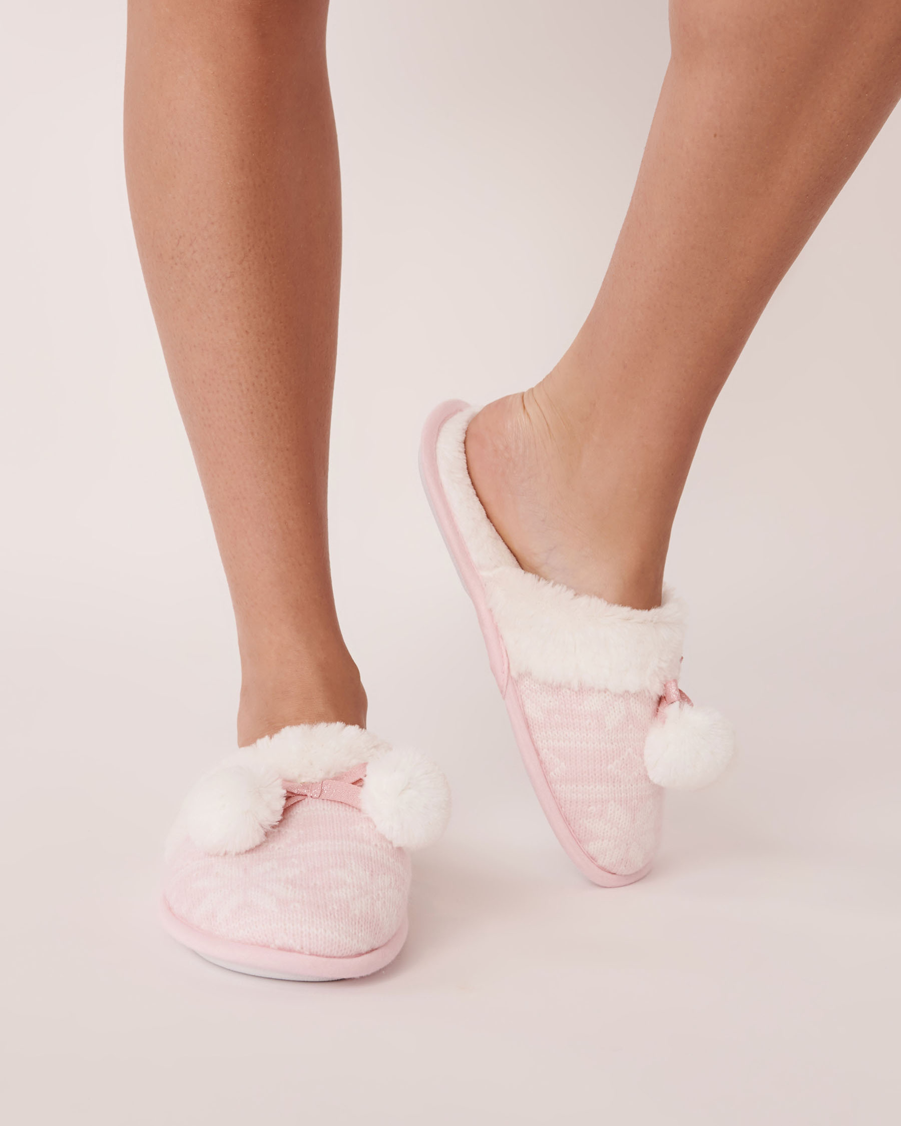 LA VIE EN ROSE Plush Clog Slippers with Pompoms Fair Isle pink 40700244 - View1
