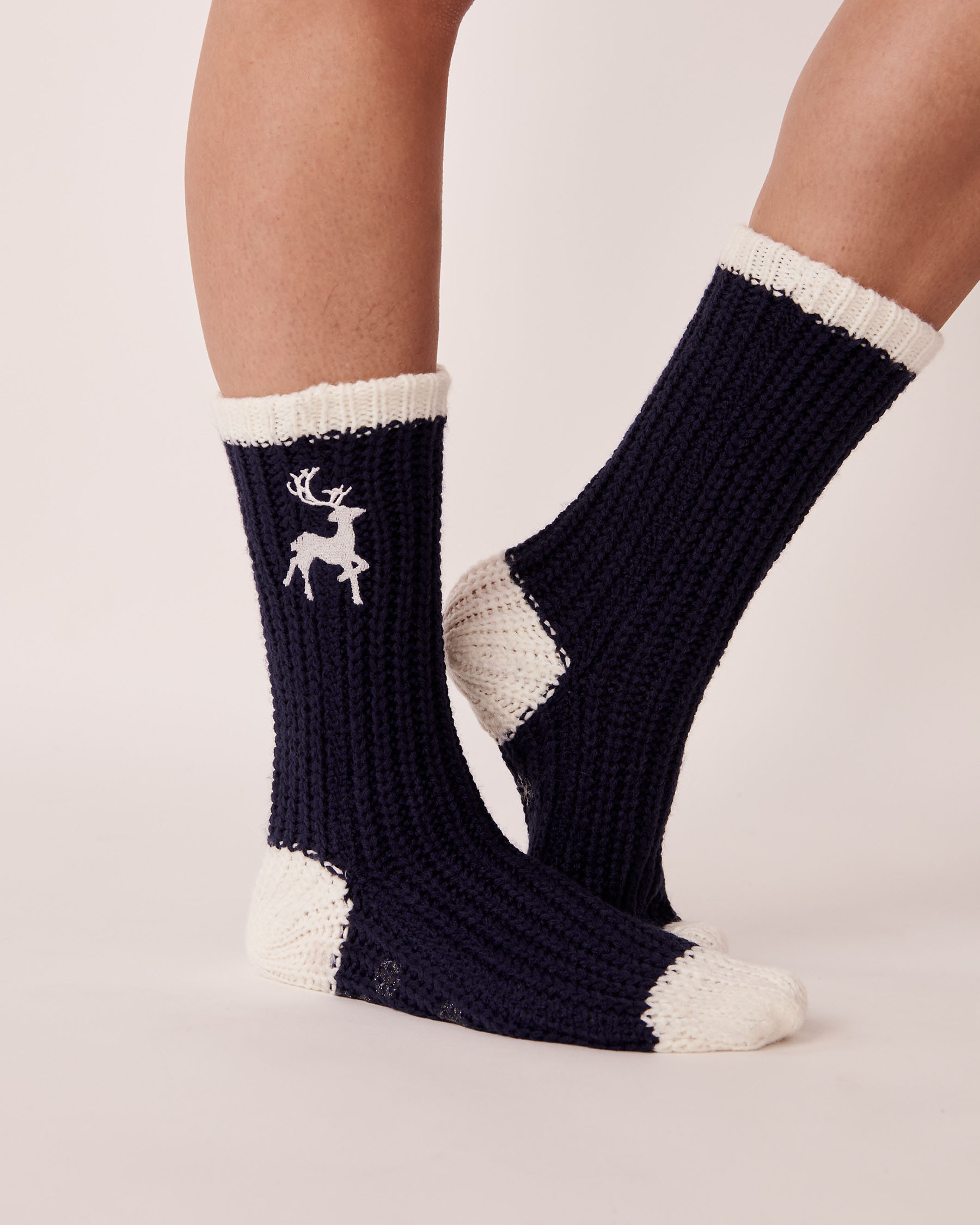 LA VIE EN ROSE Knitted Socks with winter Embroidery Midnight sky 40700245 - View1