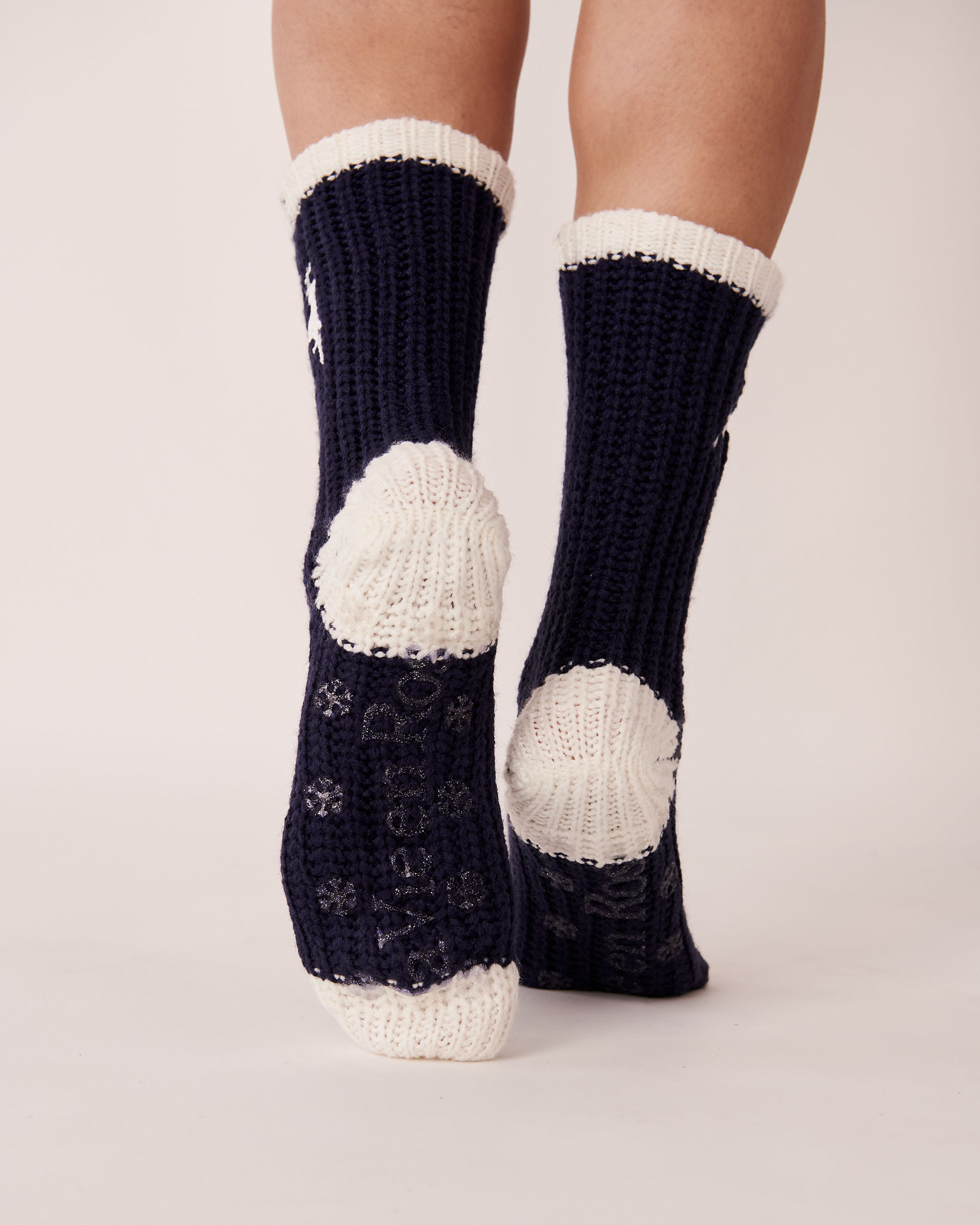 LA VIE EN ROSE Knitted Socks with winter Embroidery Midnight sky 40700245 - View2
