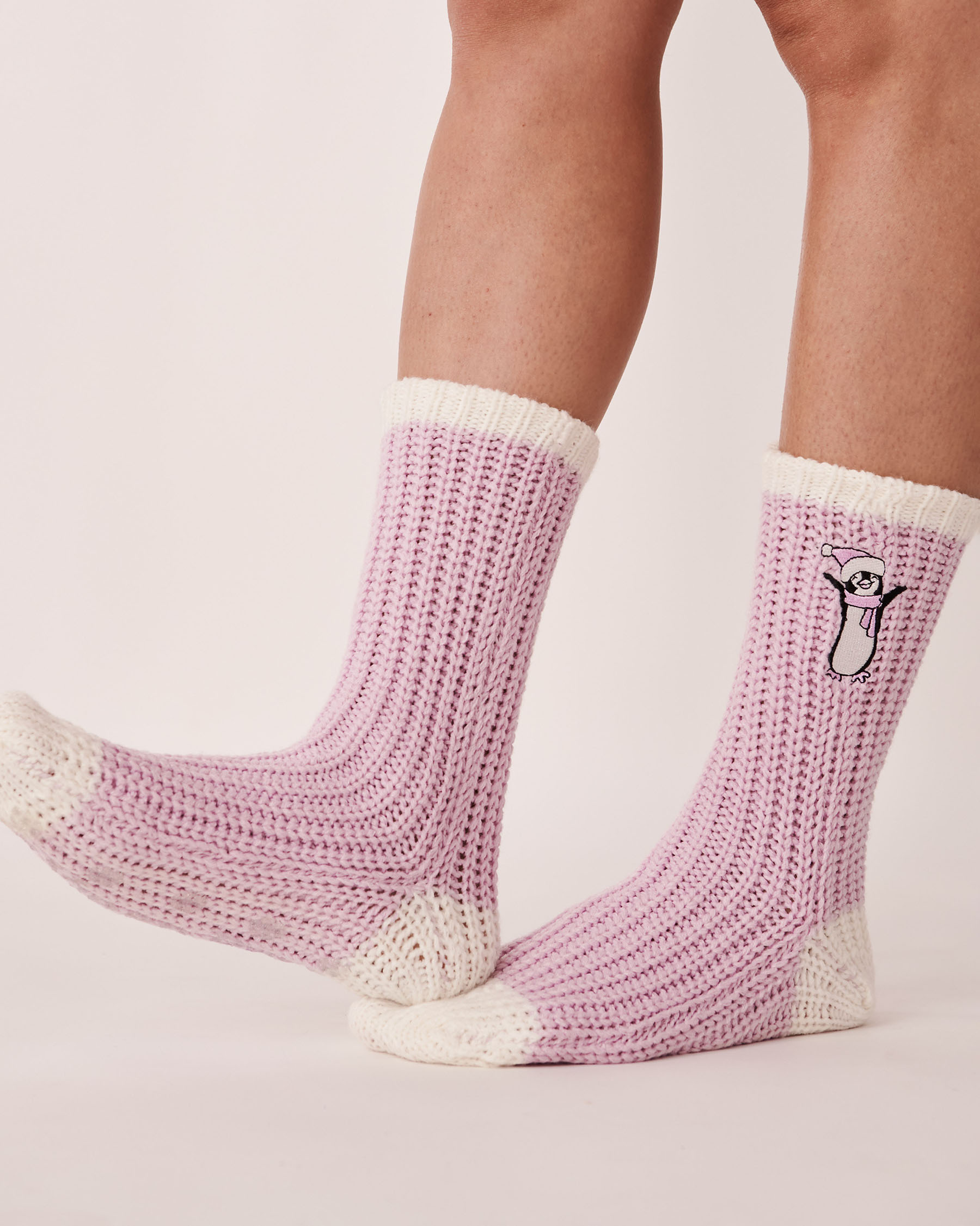 LA VIE EN ROSE Knitted Socks with winter Embroidery Orchidée 40700245 - View1