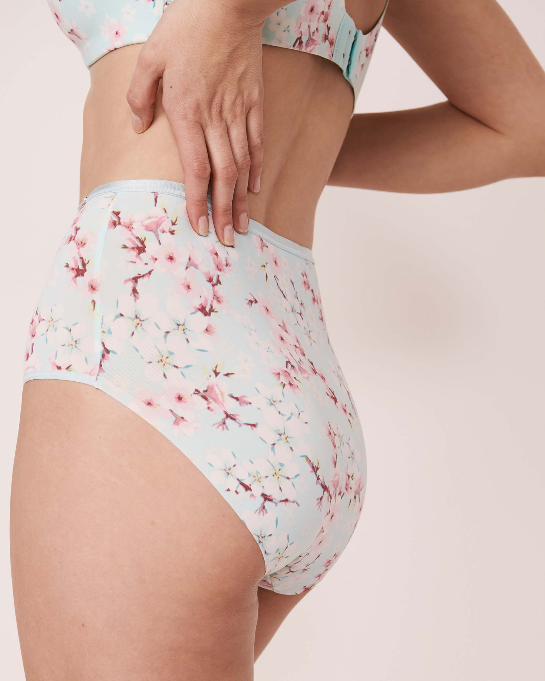 LA VIE EN ROSE Microfiber Sleek Back High Waist Bikini Panty Summer blossom 20300093 - View2