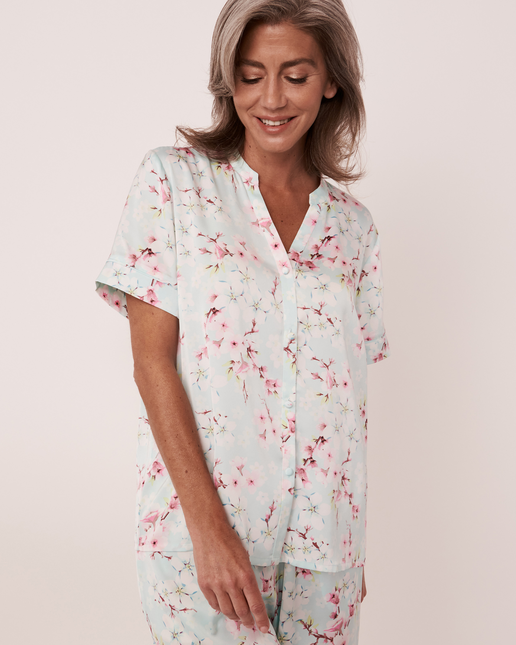 LA VIE EN ROSE Satin Short Sleeve Button-down Shirt Summer blossom 60100014 - View3