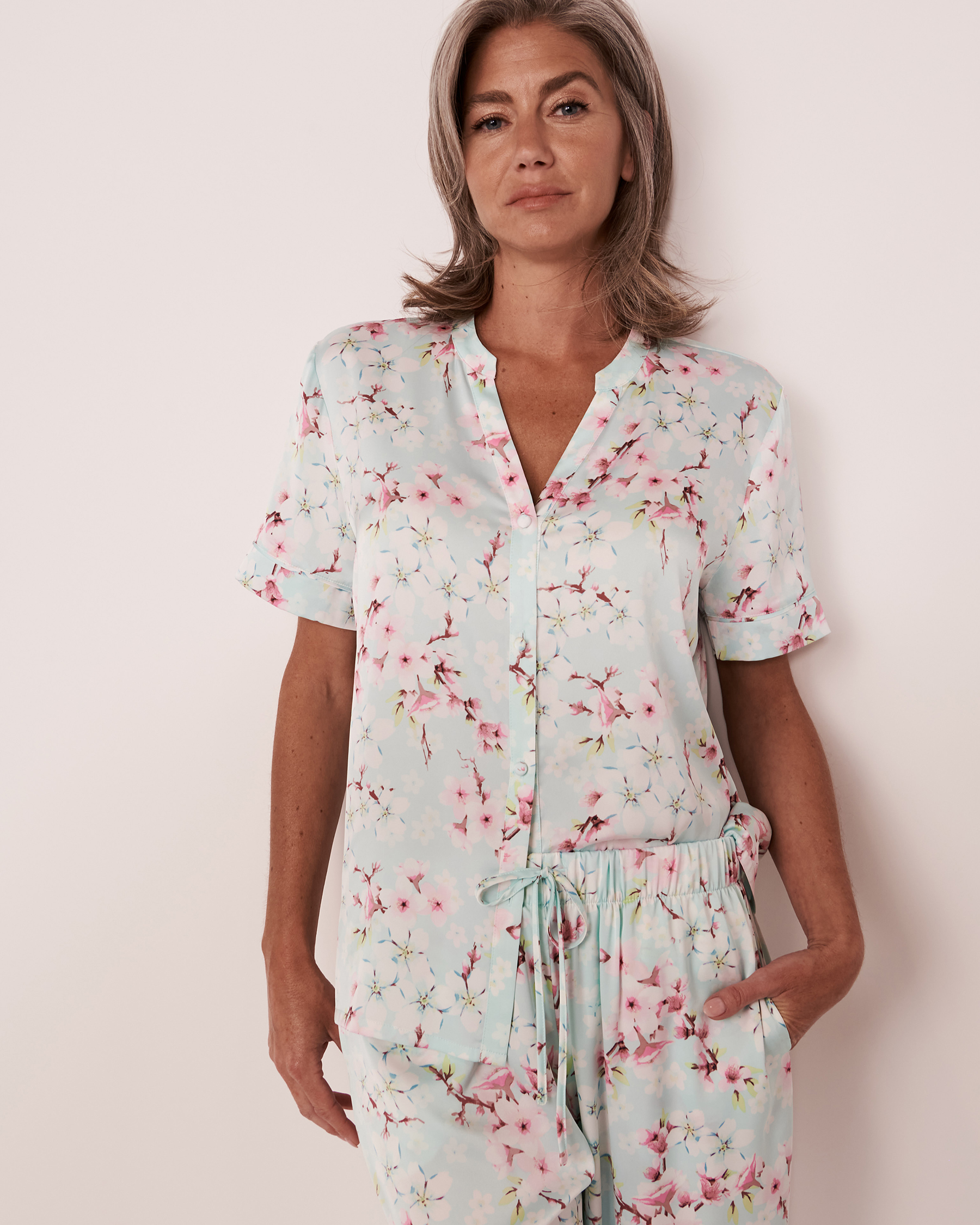 LA VIE EN ROSE Satin Short Sleeve Button-down Shirt Summer blossom 60100014 - View4