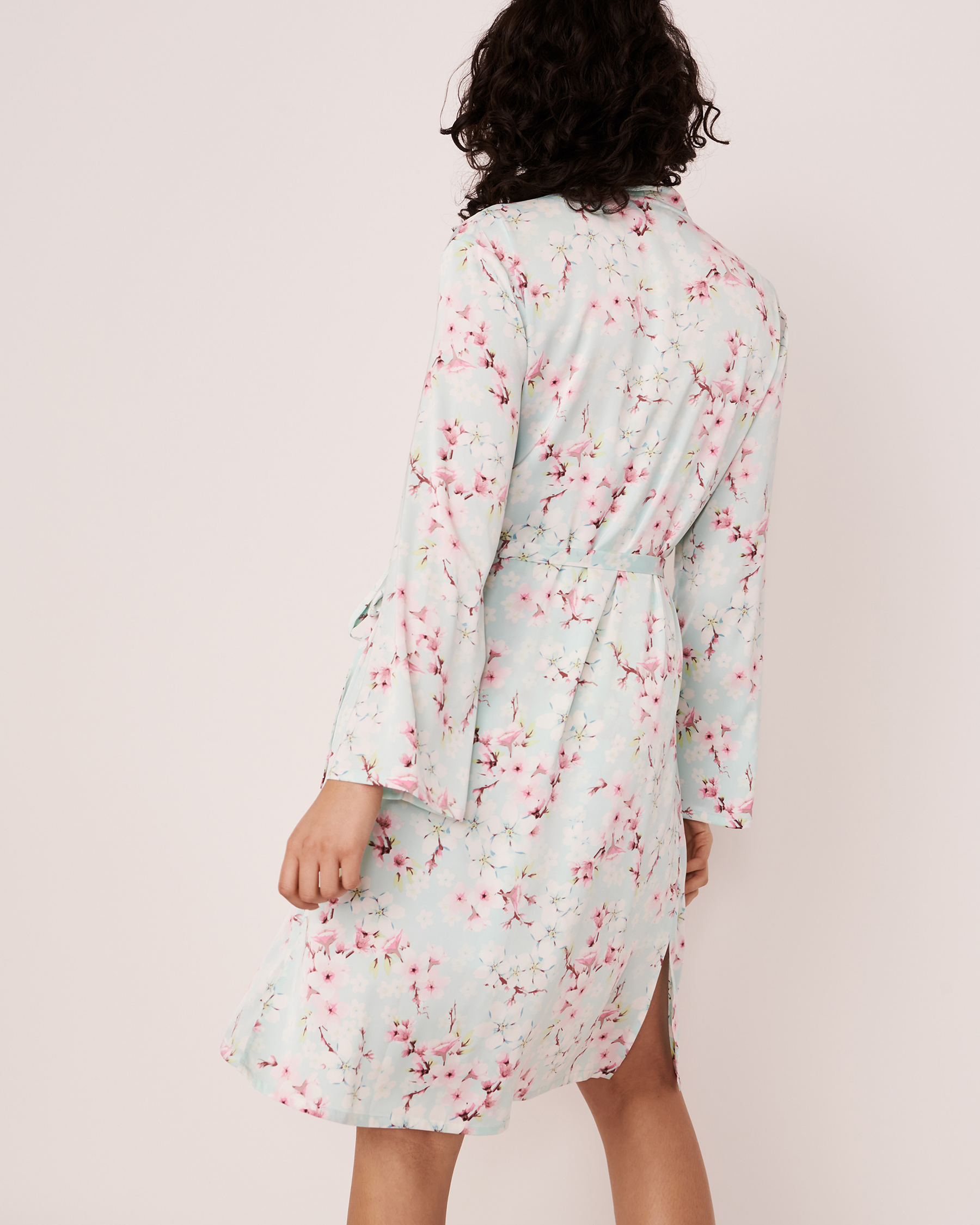 LA VIE EN ROSE Kimono en satin Fleurs d'été 60600022 - Voir2
