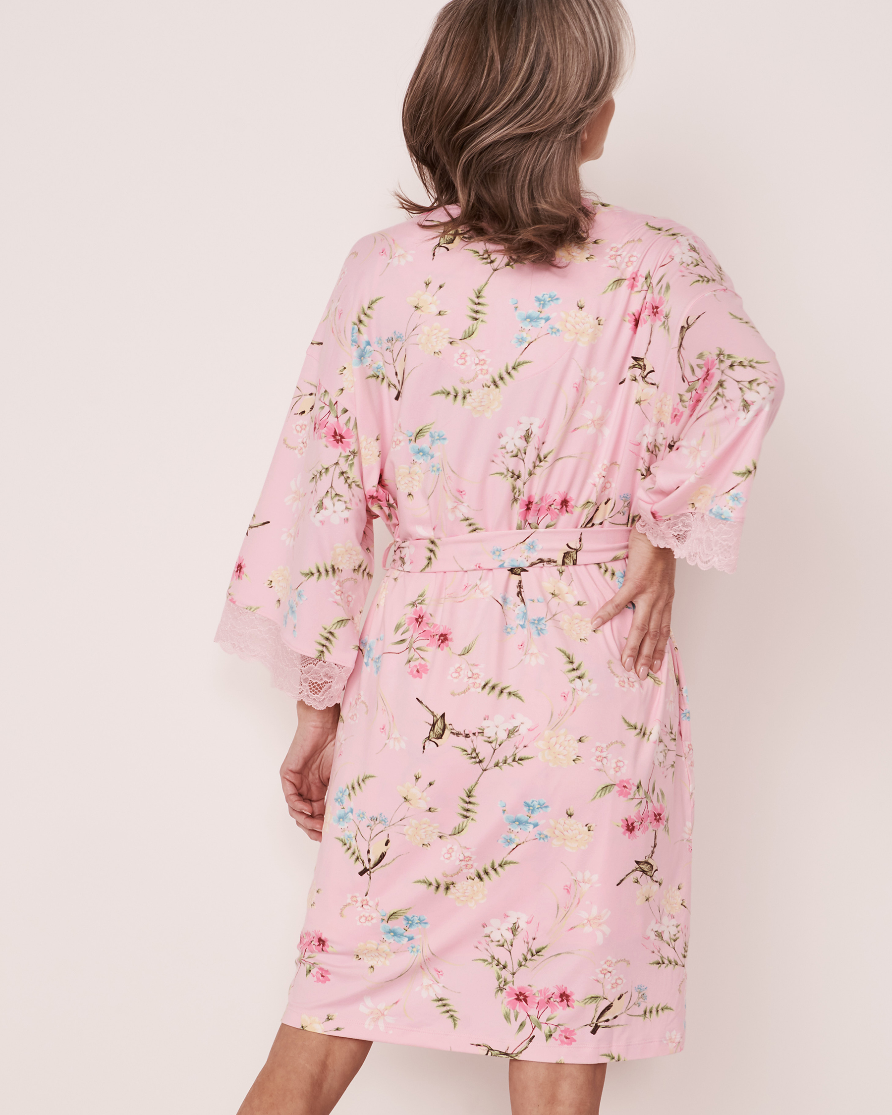 LA VIE EN ROSE Kimono ultra doux garniture de dentelle Oiseau botanique 40600077 - Voir2