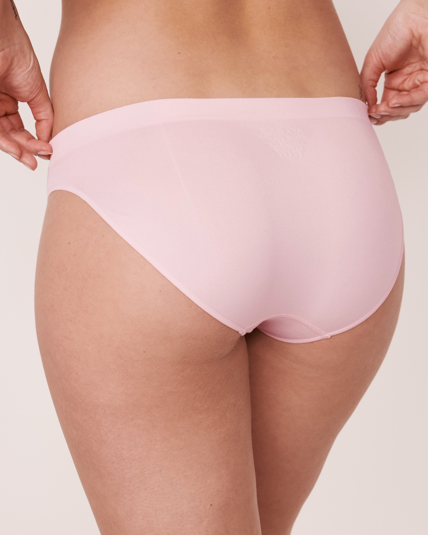 LA VIE EN ROSE Seamless Bikini Panty Pink 20200147 - View2