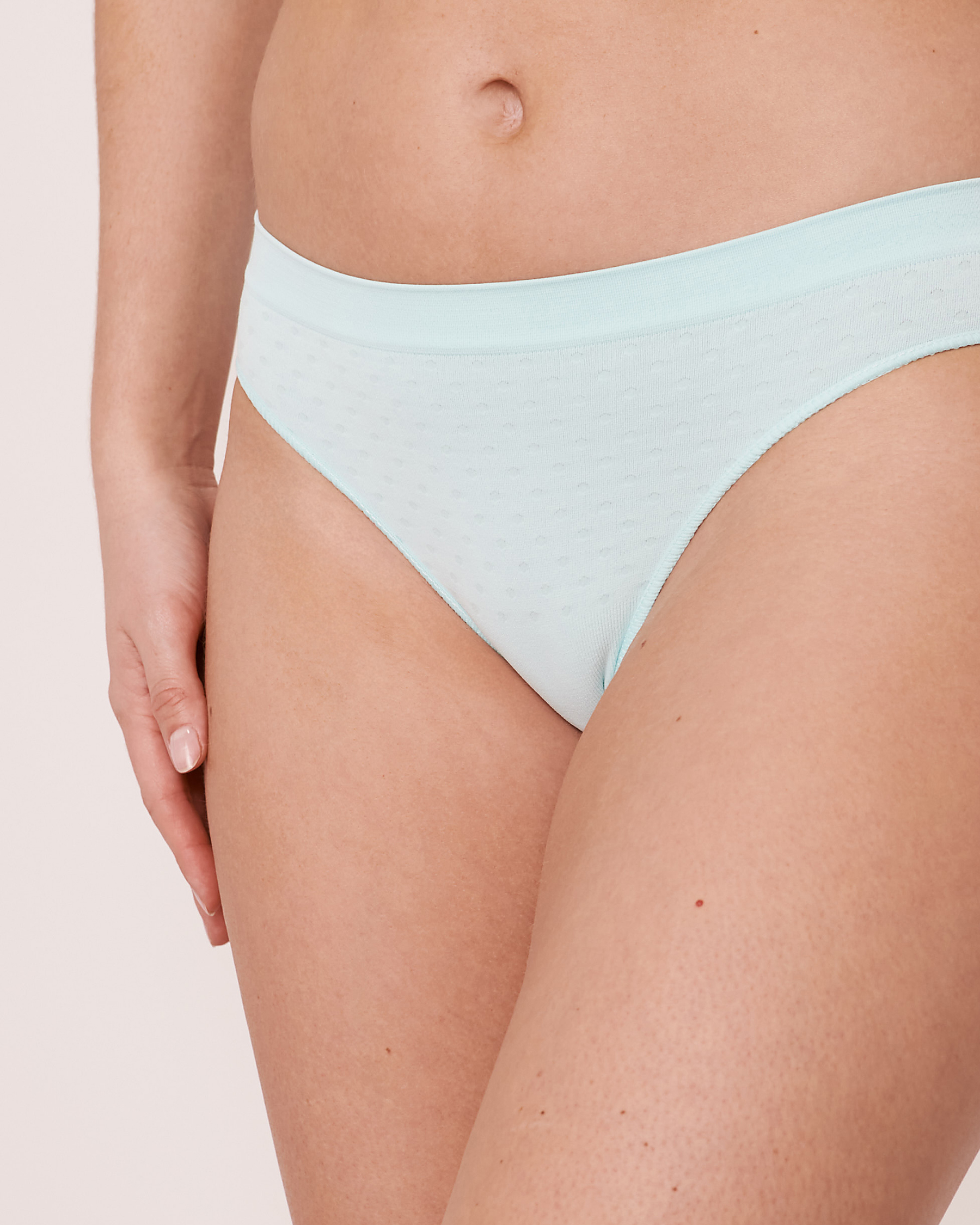 LA VIE EN ROSE Seamless Bikini Panty Clear blue 20200153 - View1