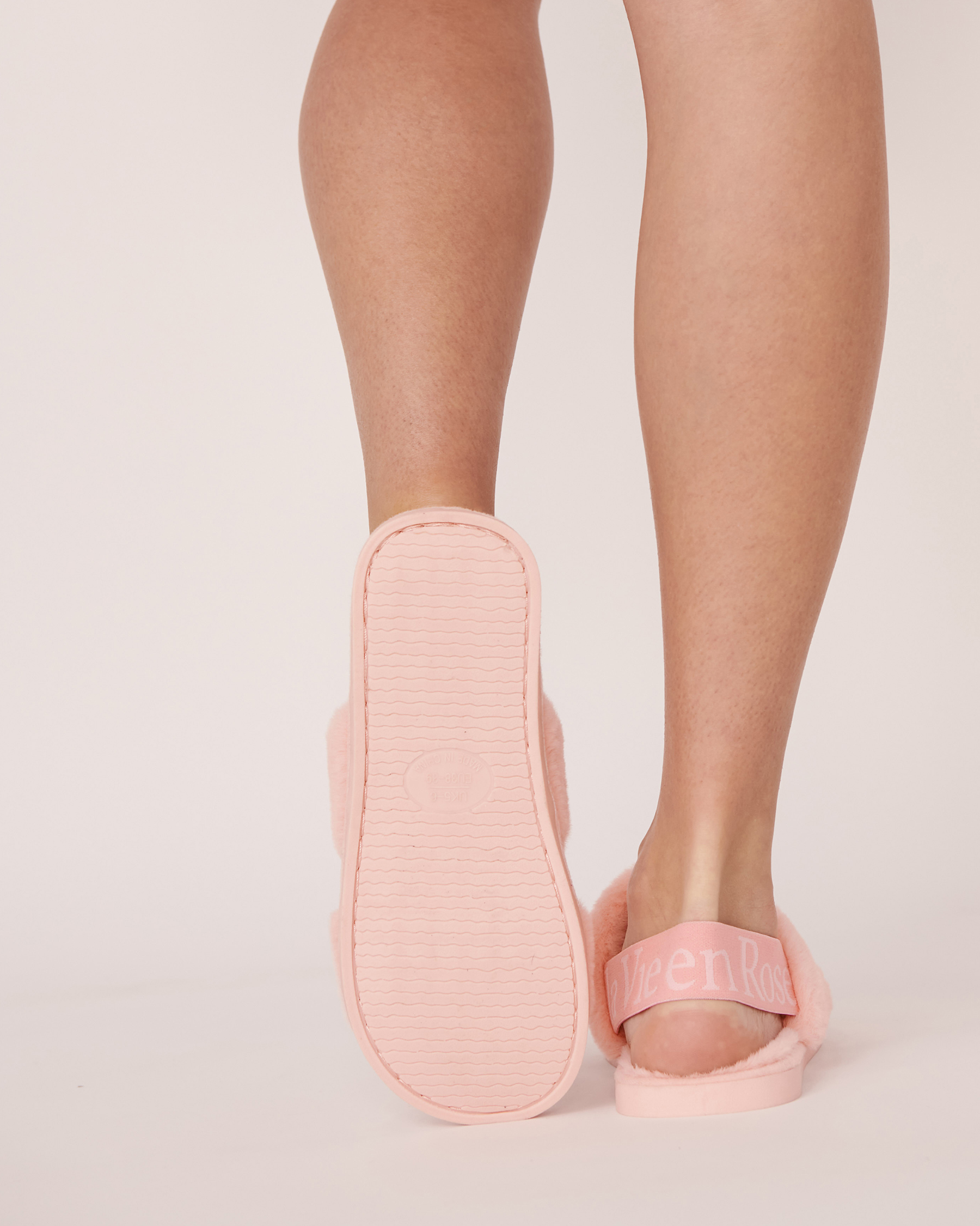 LA VIE EN ROSE Plush Open Slide Slippers Spring pink 40700168 - View2
