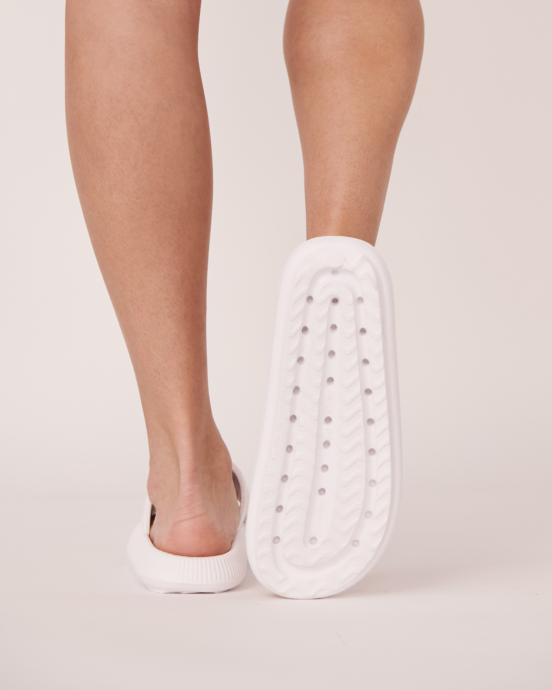 LA VIE EN ROSE Slip-on Sandal Style Slippers White 40700174 - View2
