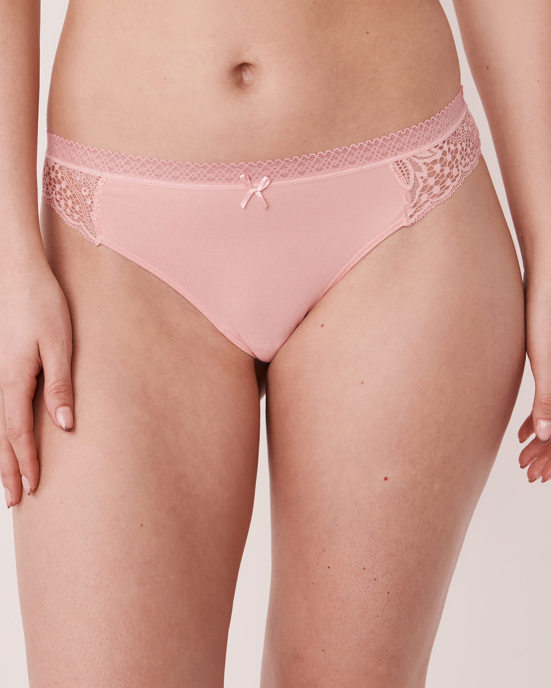 LA VIE EN ROSE Lace Detail Super Soft Thong Panty Spring pink 20100170 - View1