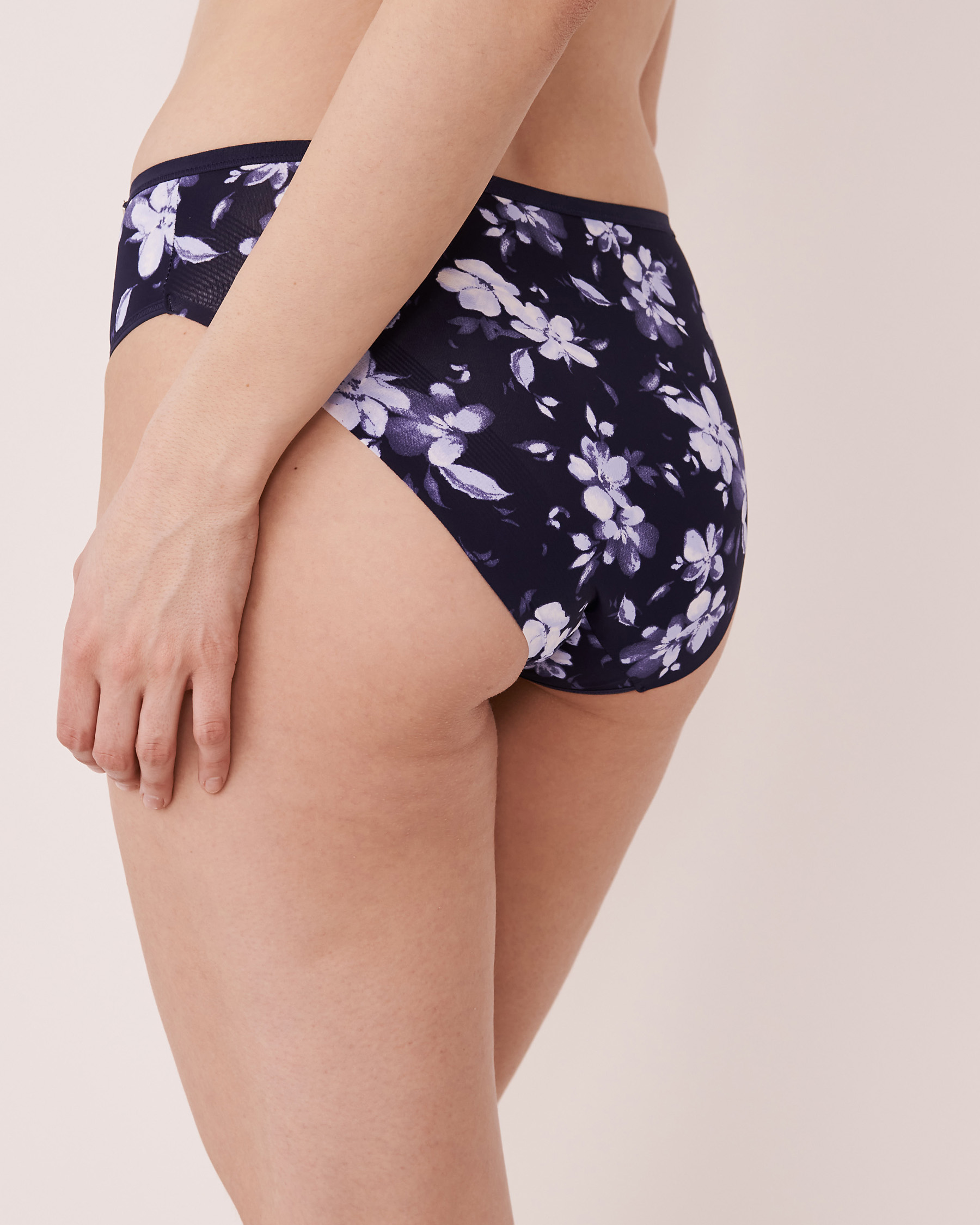 LA VIE EN ROSE Microfiber Sleek Back Bikini Panty Navy floral 20300115 - View5