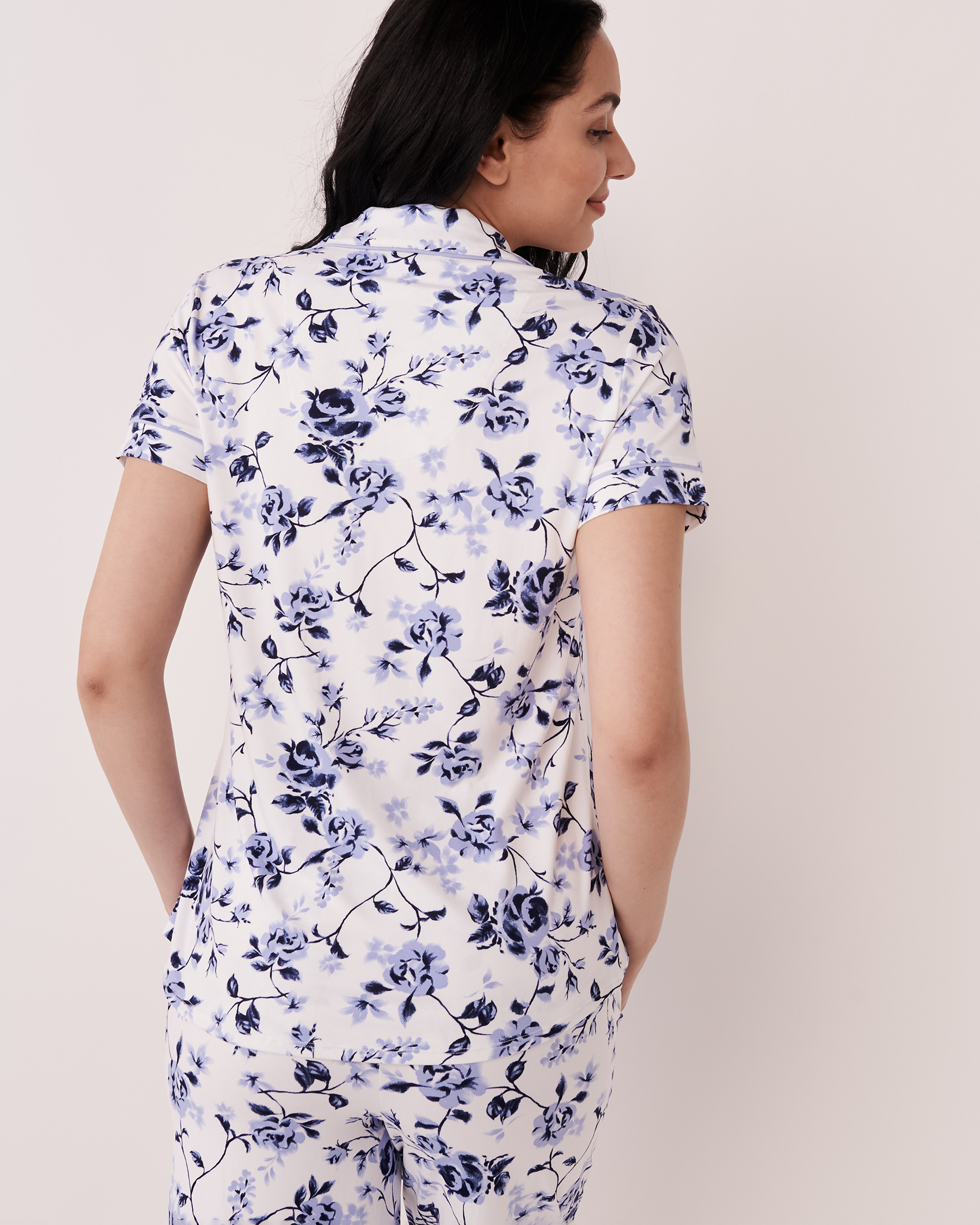 LA VIE EN ROSE Super Soft Short Sleeve Button-down Shirt Two tone floral 40100299 - View2