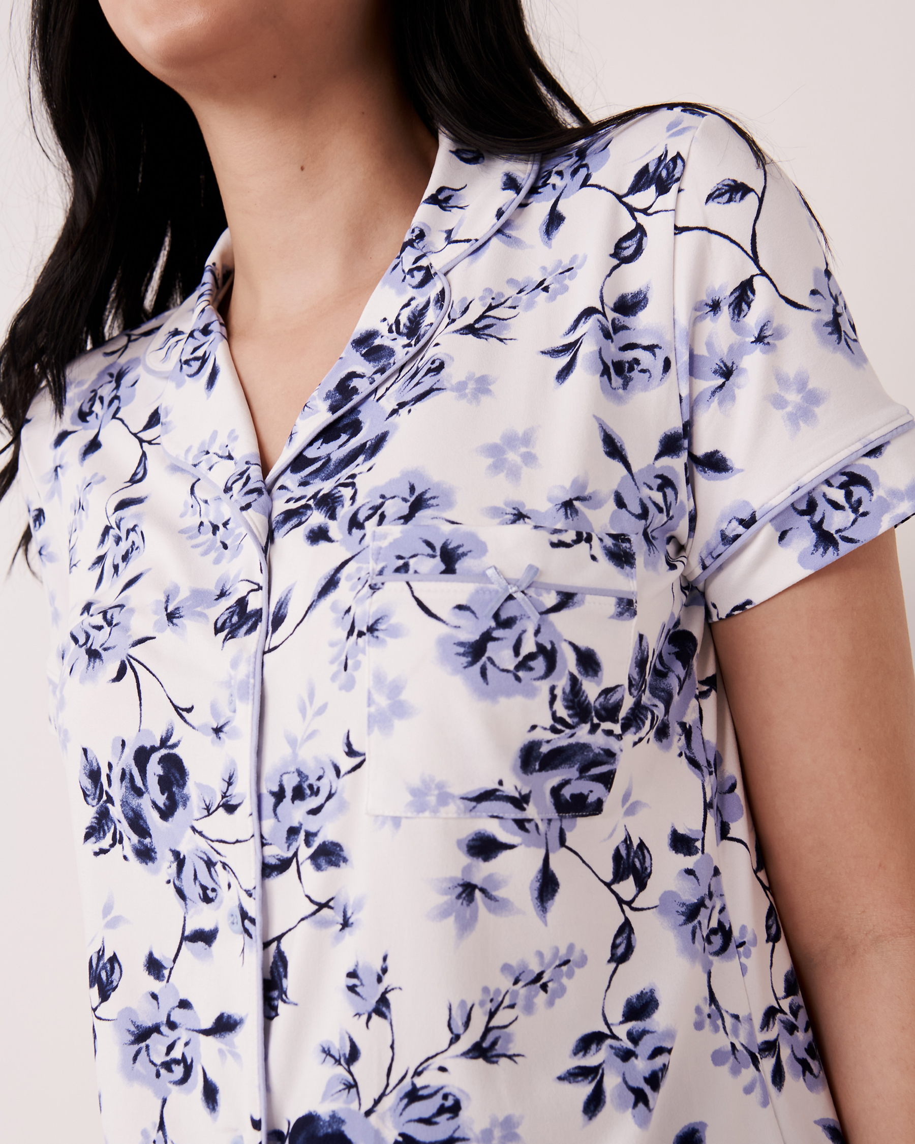 LA VIE EN ROSE Super Soft Short Sleeve Button-down Shirt Two tone floral 40100299 - View3