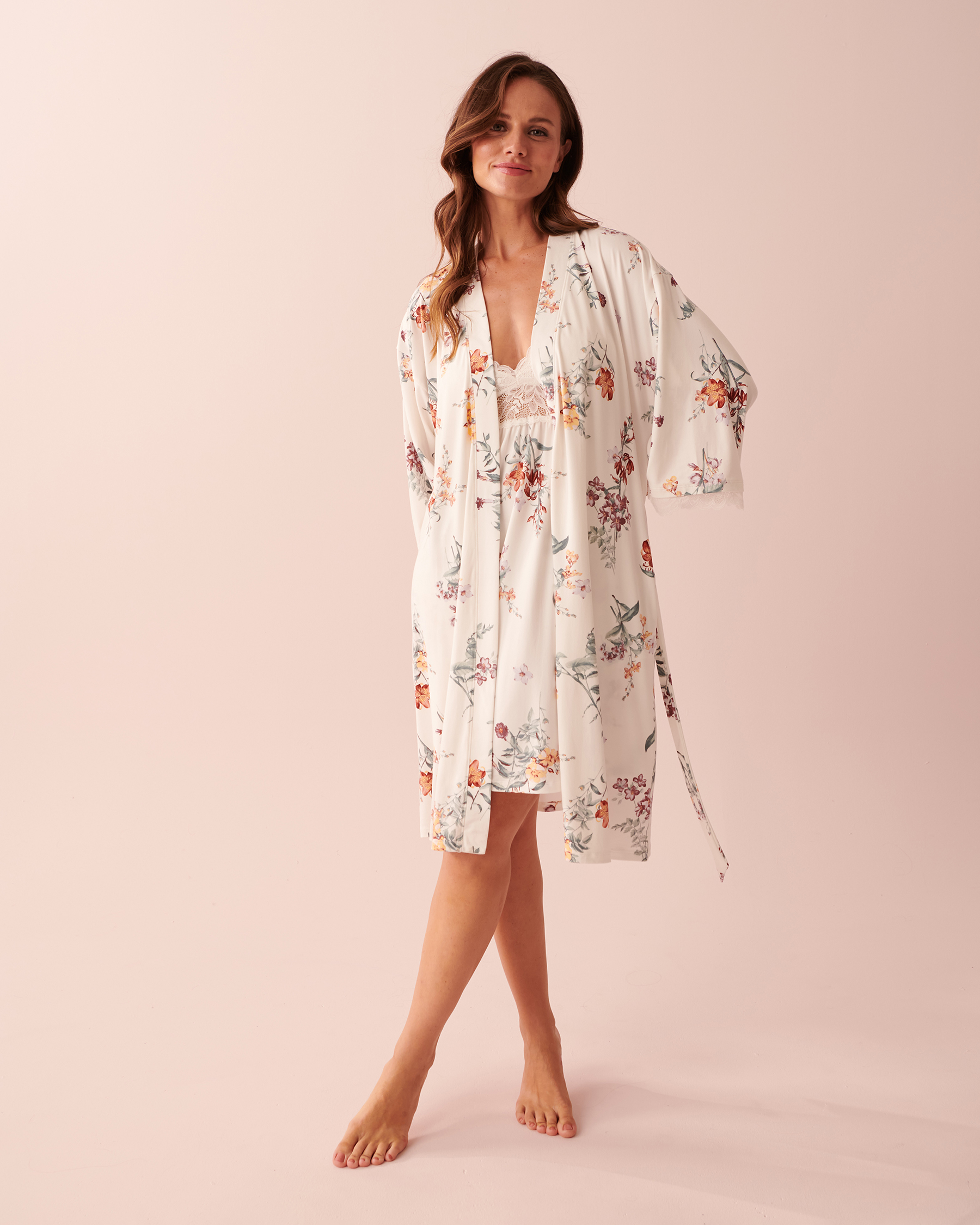 LA VIE EN ROSE Super Soft Lace Trim Kimono Bucolic bouquet 40600134 - View4