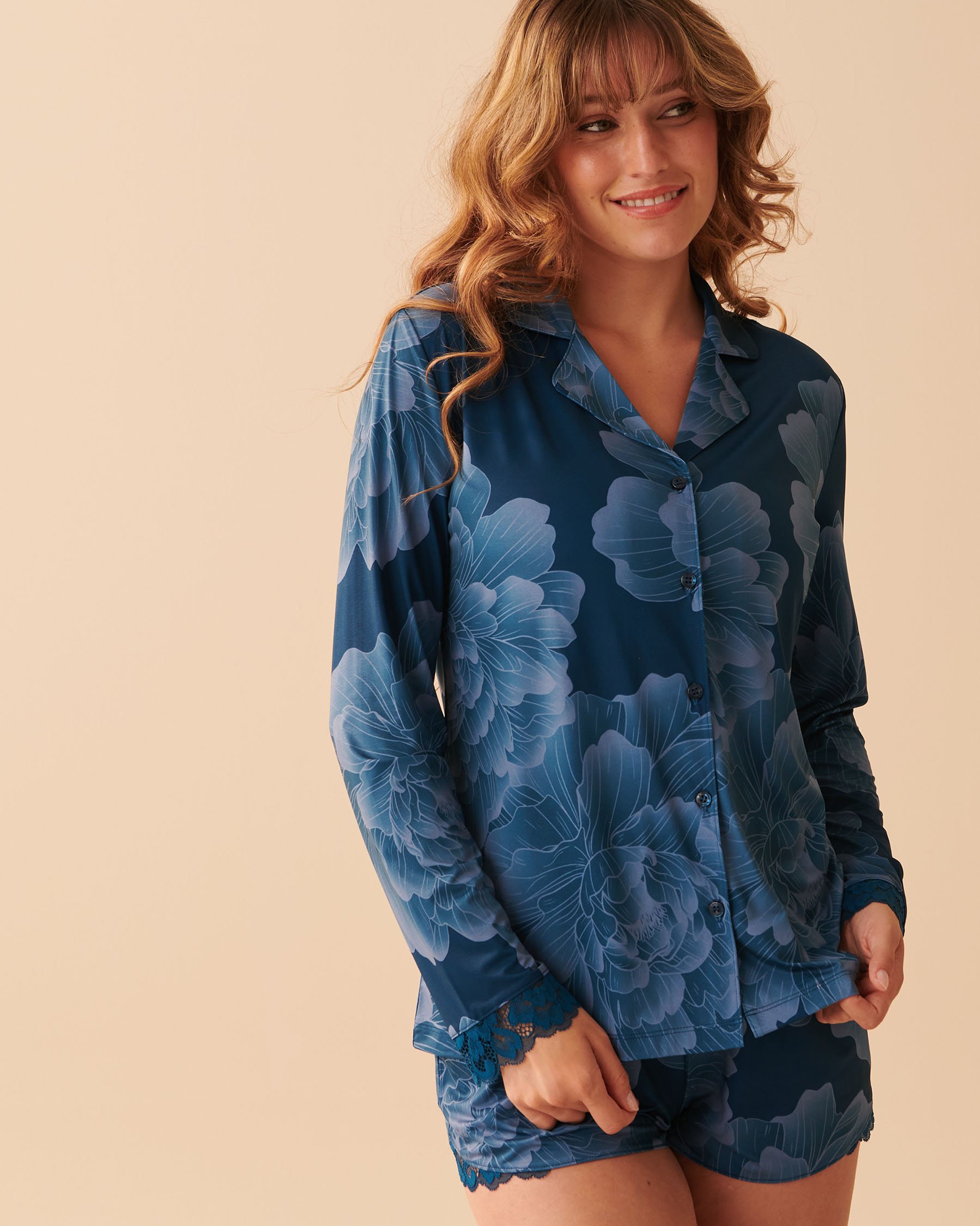 LA VIE EN ROSE Recycled Fibers Lace Trim Button-down Shirt Midnight peony 60100080 - View4