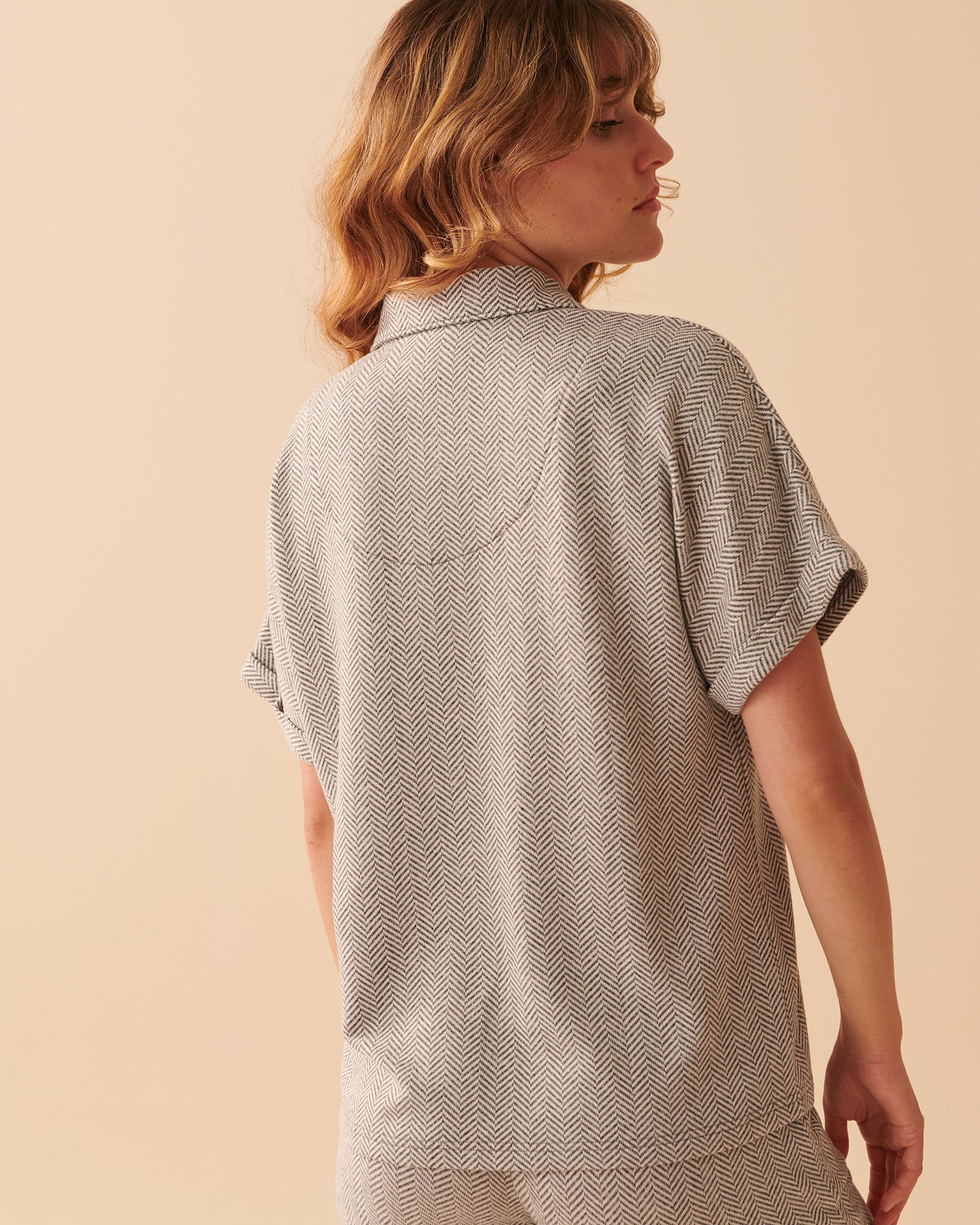 LA VIE EN ROSE Soft Knit Button-down Short Sleeve Shirt Light charcoal mix 40100478 - View2