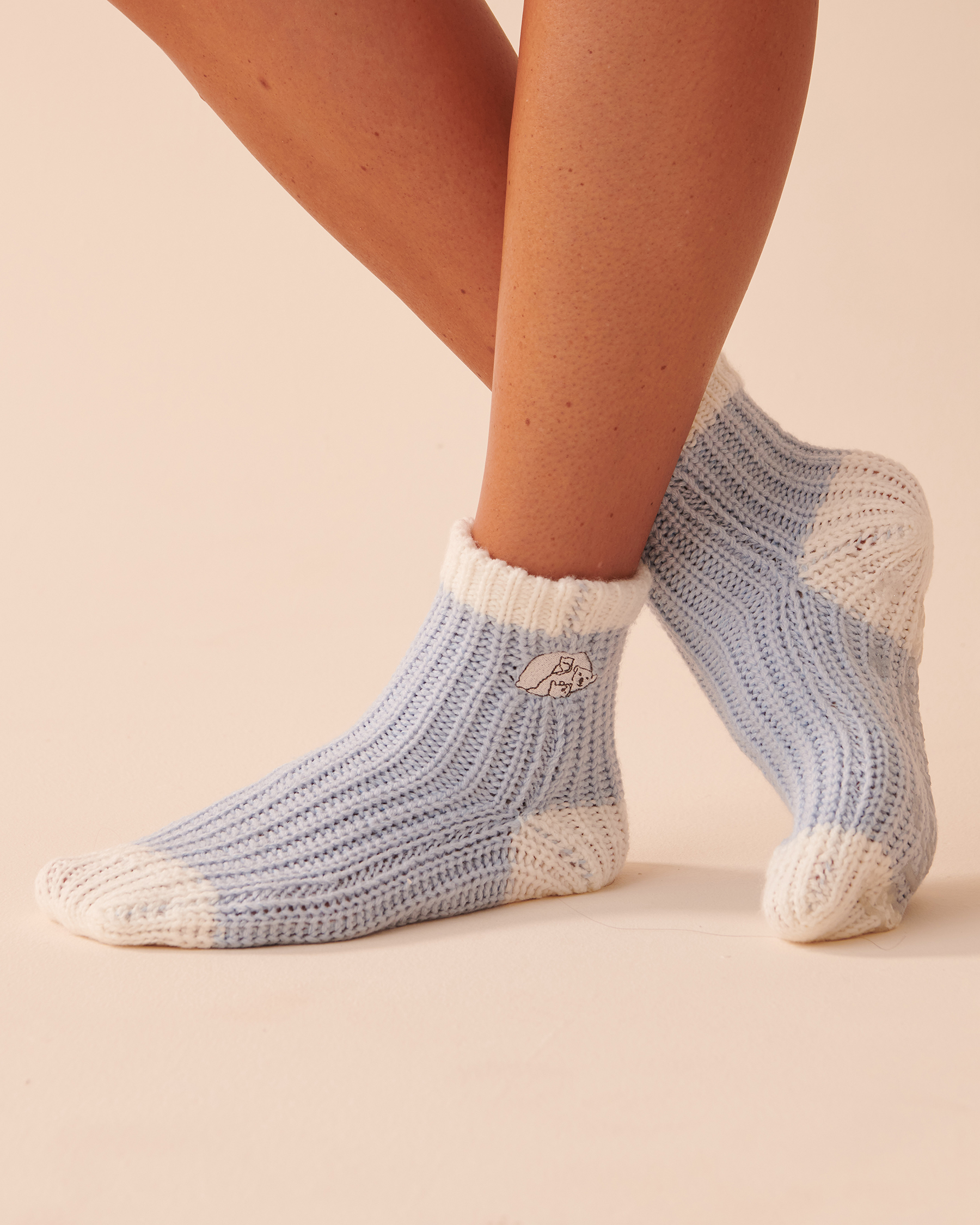 LA VIE EN ROSE Knitted Socks with Winter Embroidery Icy Blue 40700295 - View2
