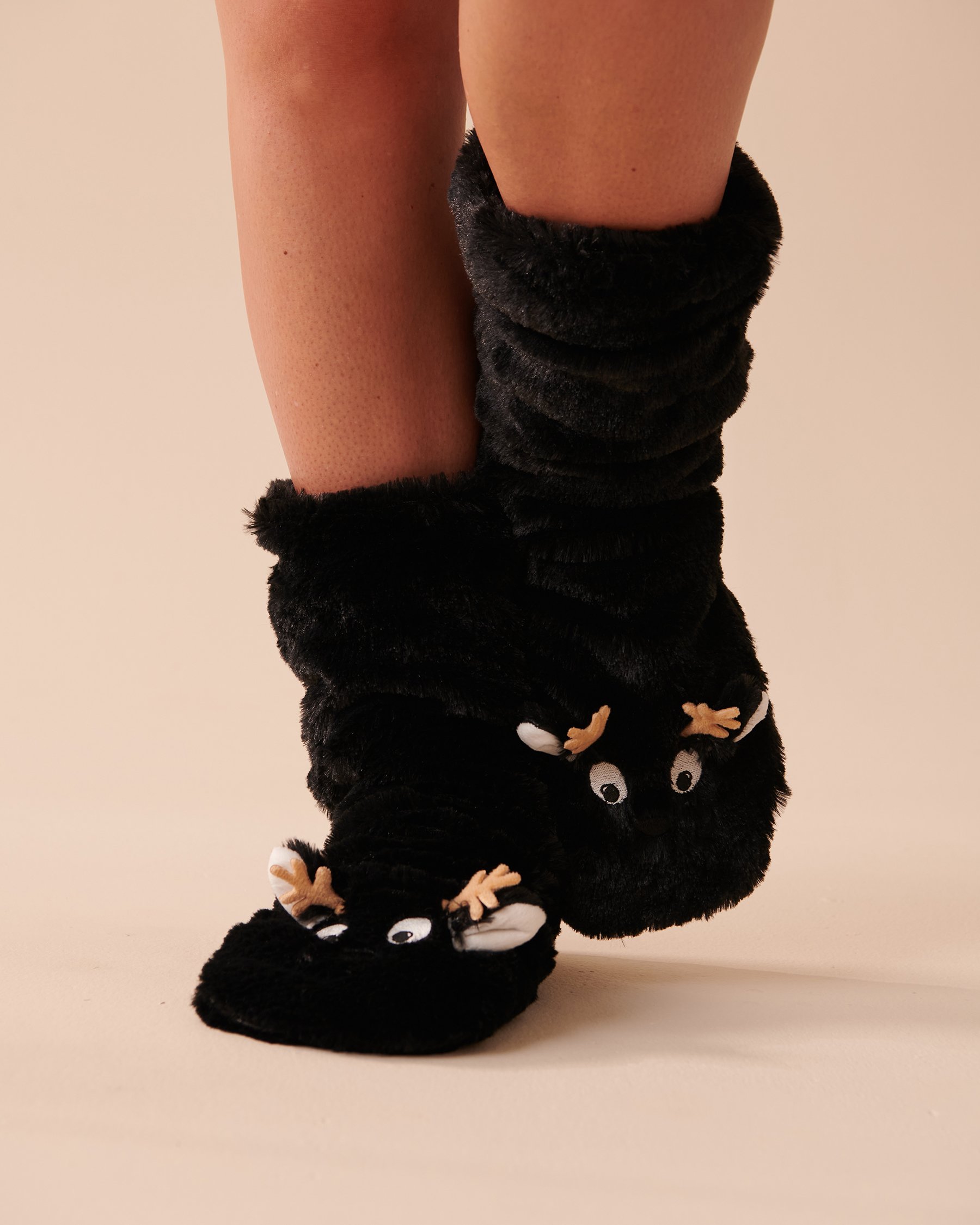 LA VIE EN ROSE Deer Soft Plush Socks Starry Night 40700309 - View1