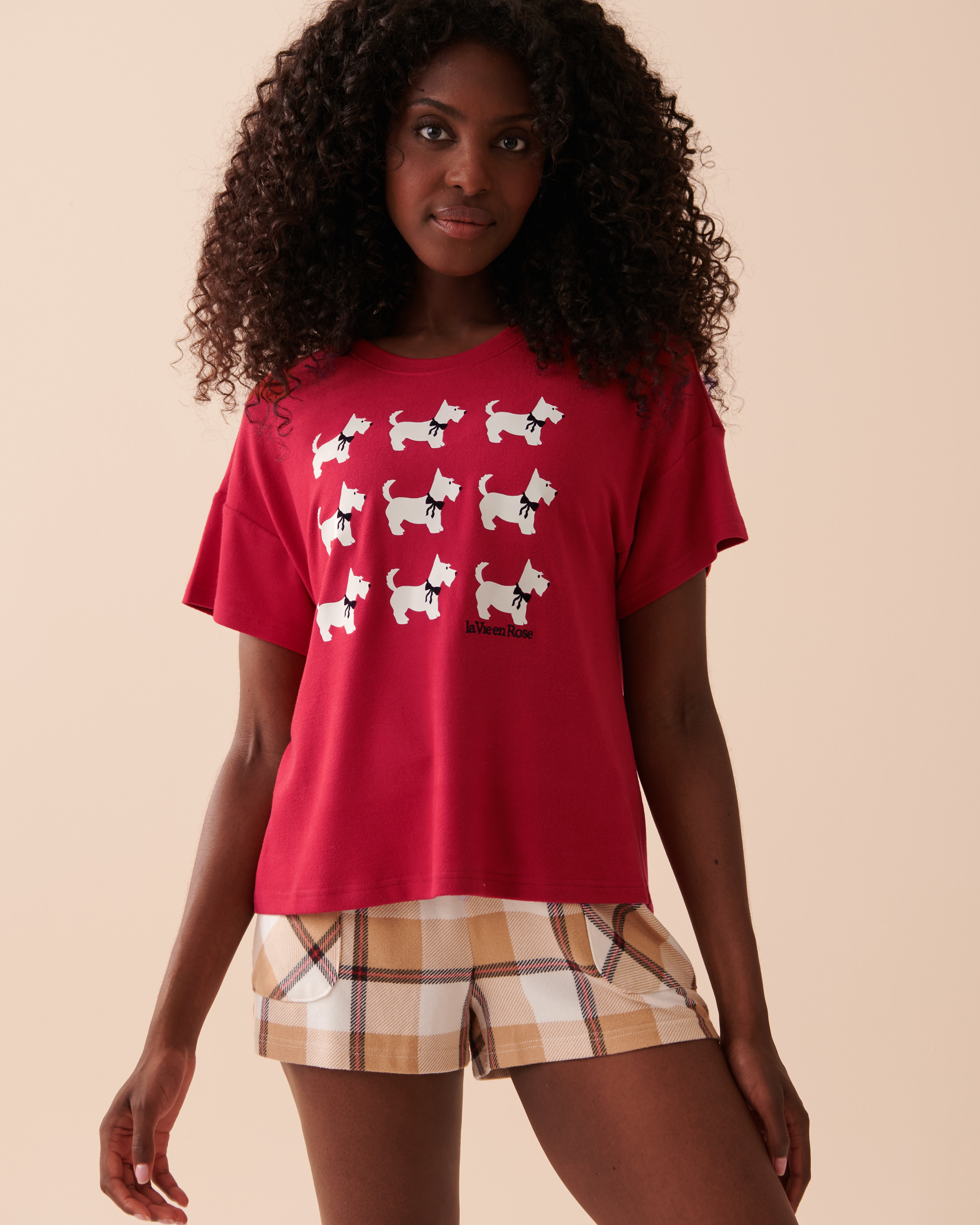 LA VIE EN ROSE T-shirt col rond à motif chien scottie en fibres recyclées Rouge festif 40100495 - Voir1