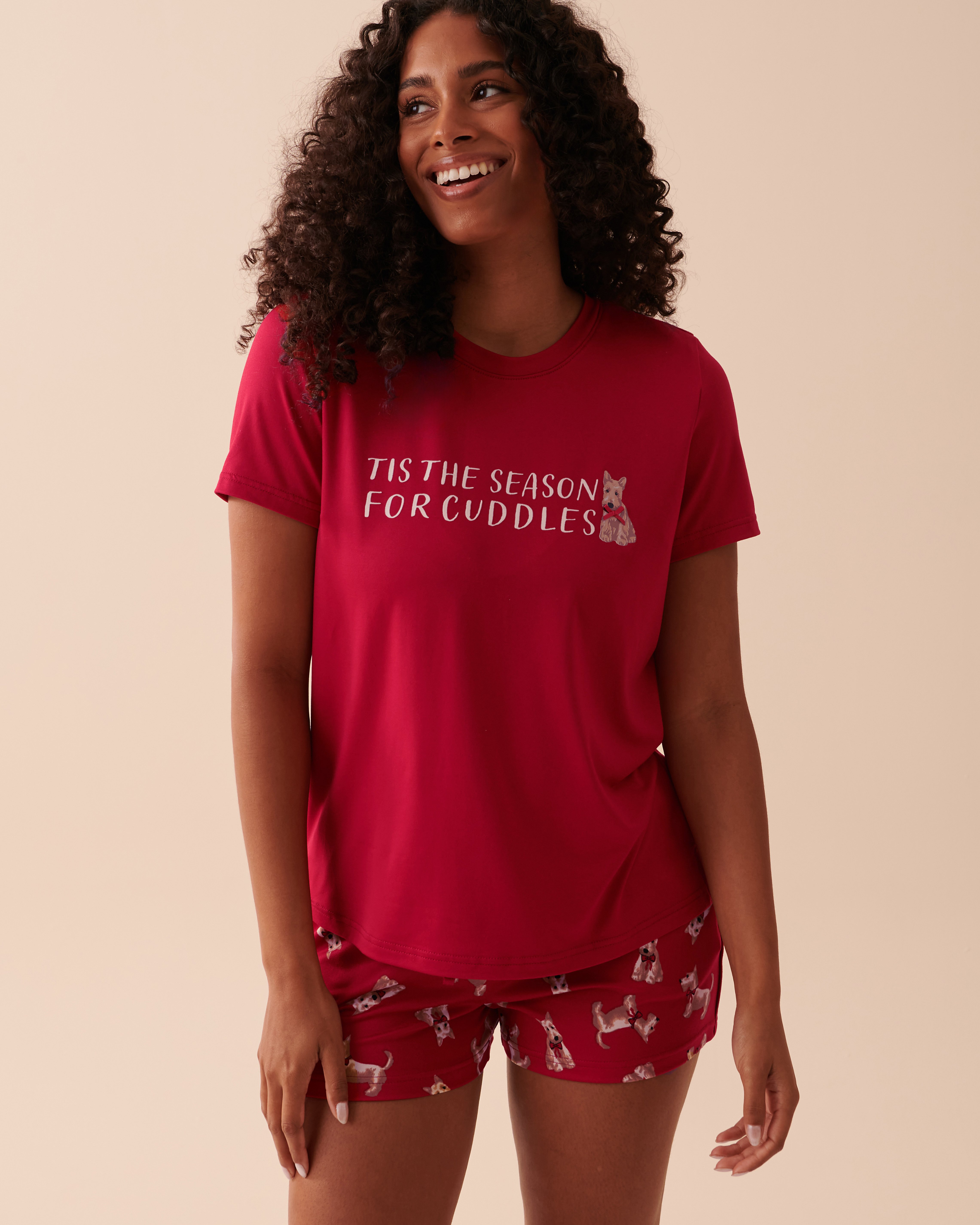 LA VIE EN ROSE T-shirt col rond ultra doux à motif chien scottie Rouge festif 40100503 - Voir1