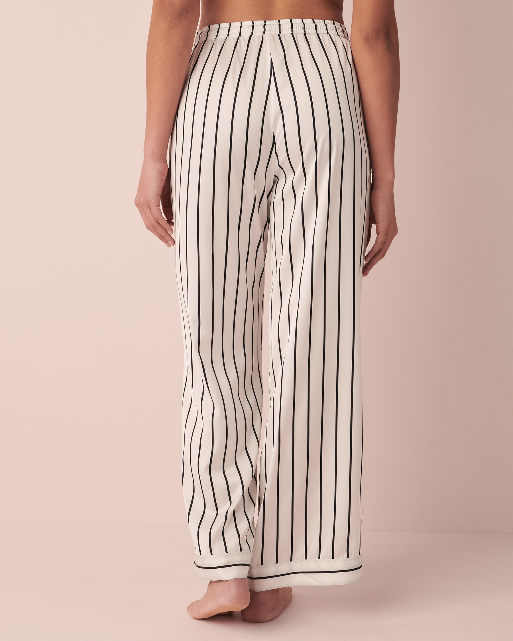 LA VIE EN ROSE Striped Satin Pants Black and white stripe 60200058 - View4