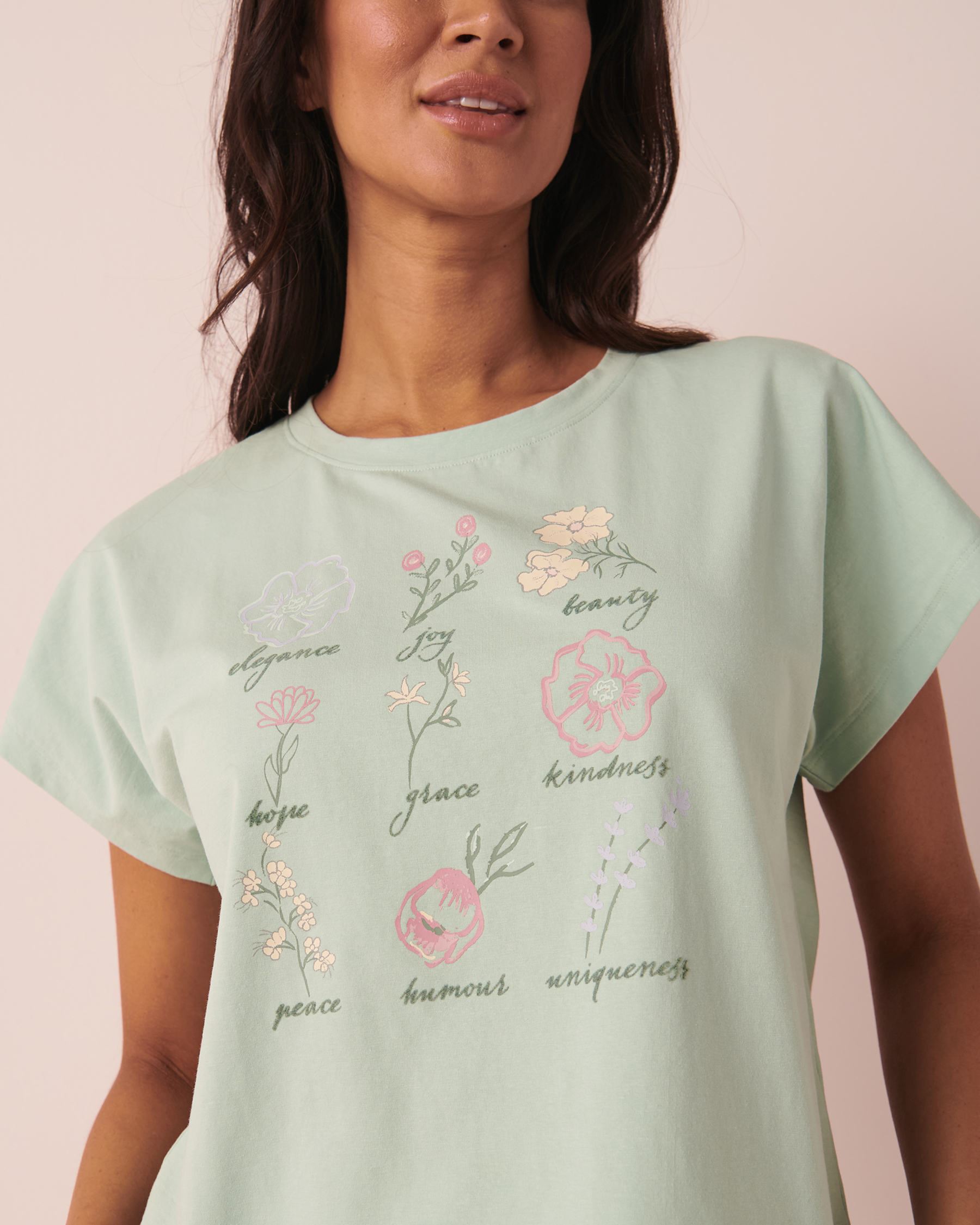 LA VIE EN ROSE Embroidery T-shirt Cool mint 40100407 - View2