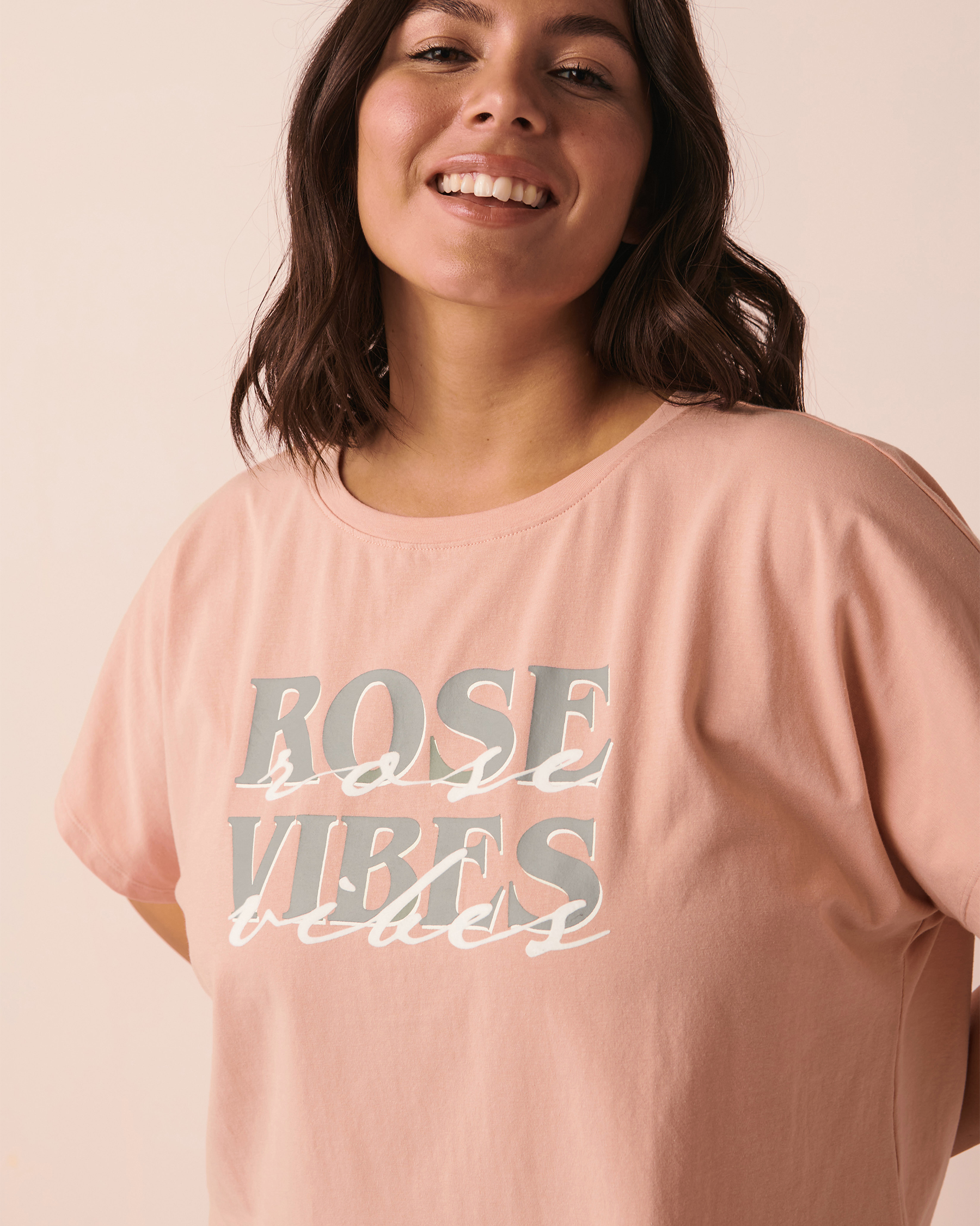 LA VIE EN ROSE T-shirt imprimé fini velours Vieux rose 40100407 - Voir5