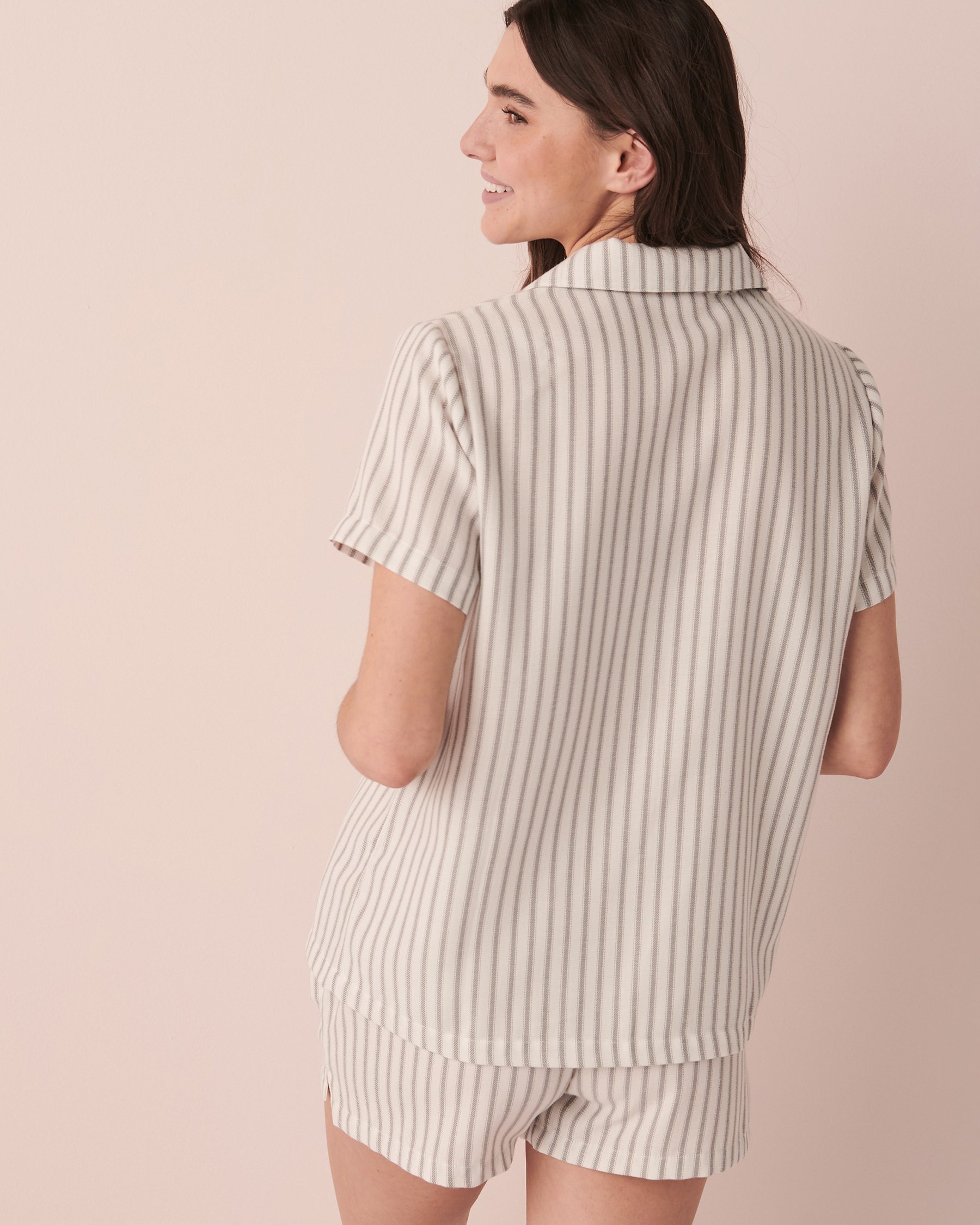 LA VIE EN ROSE Printed Short Sleeve Button-down Shirt Vertical stripes 40100411 - View2