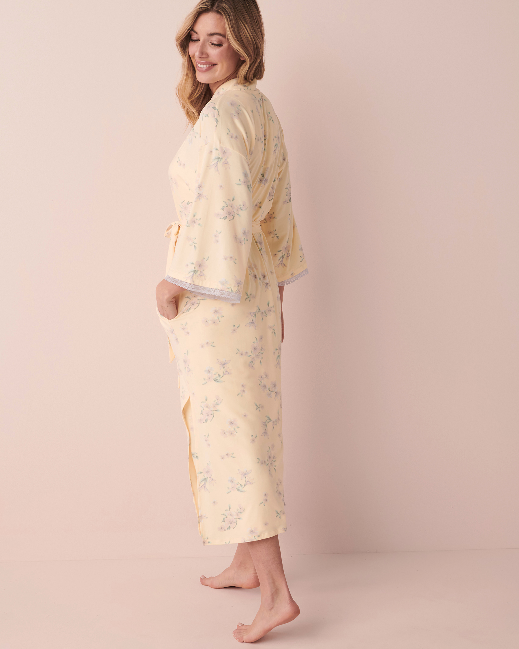 LA VIE EN ROSE Long kimono ultra doux bordure de dentelle Floral jaune 40600125 - Voir4