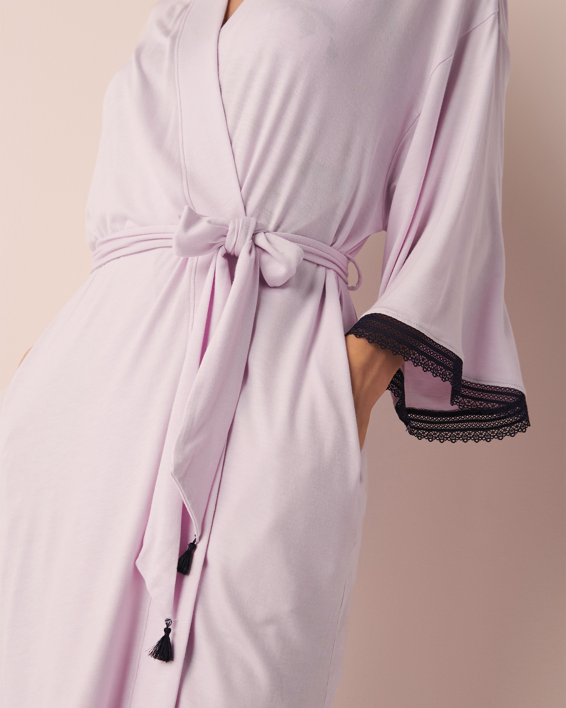 La Vie en Rose Soft Jersey Lace Trim Kimono. 2
