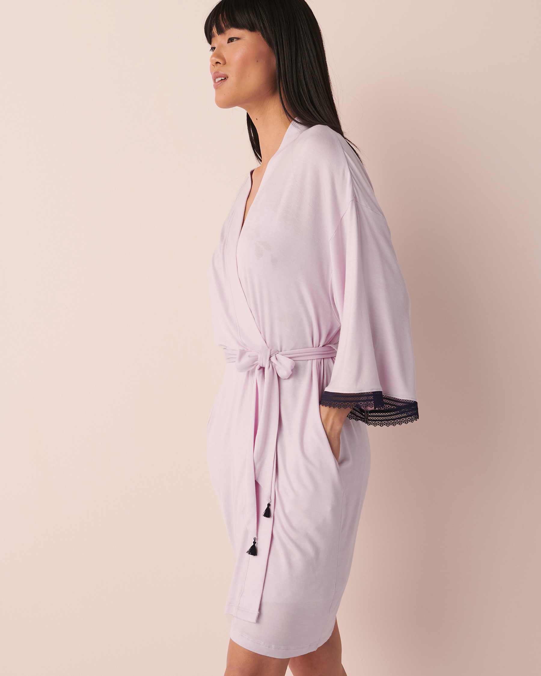 La Vie en Rose Soft Jersey Lace Trim Kimono. 3