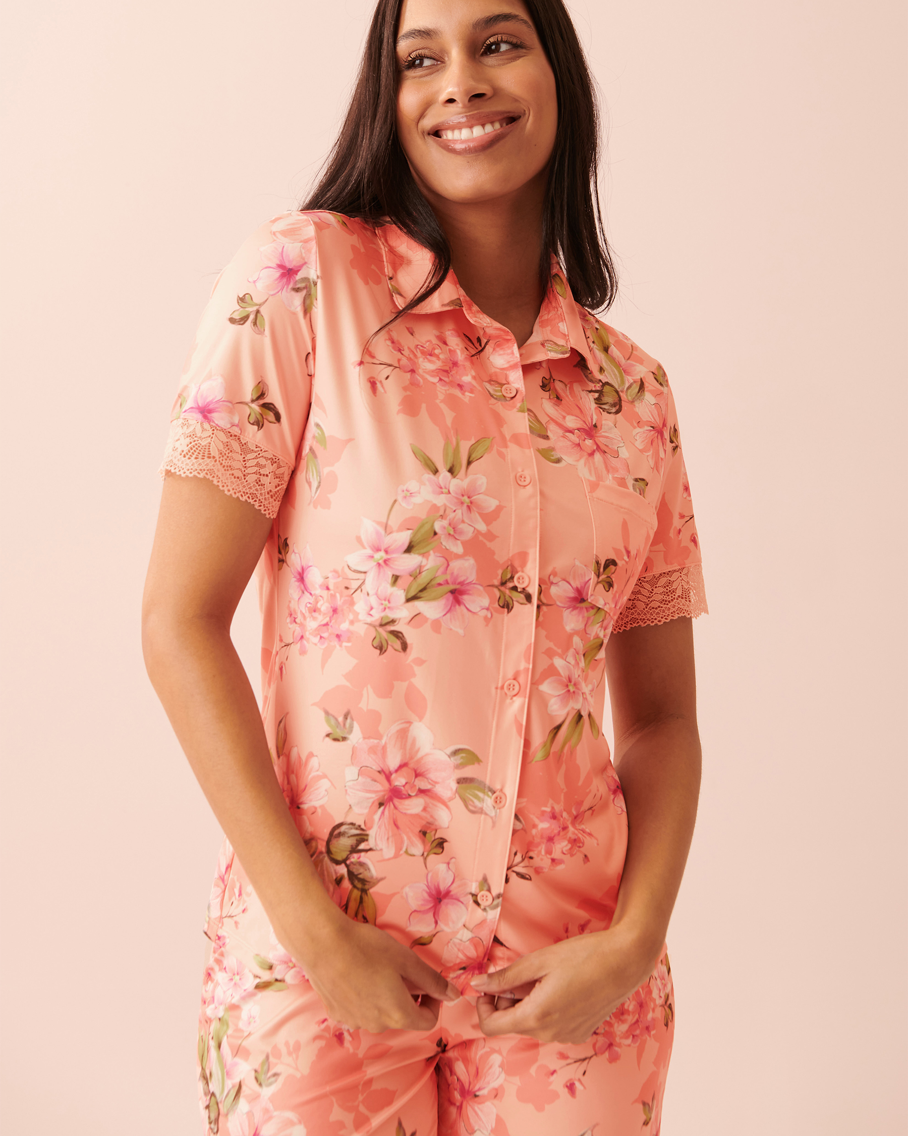 LA VIE EN ROSE Recycled Fibers Lace Trim Short Sleeve Button-down Shirt Peachy floral 60100066 - View1