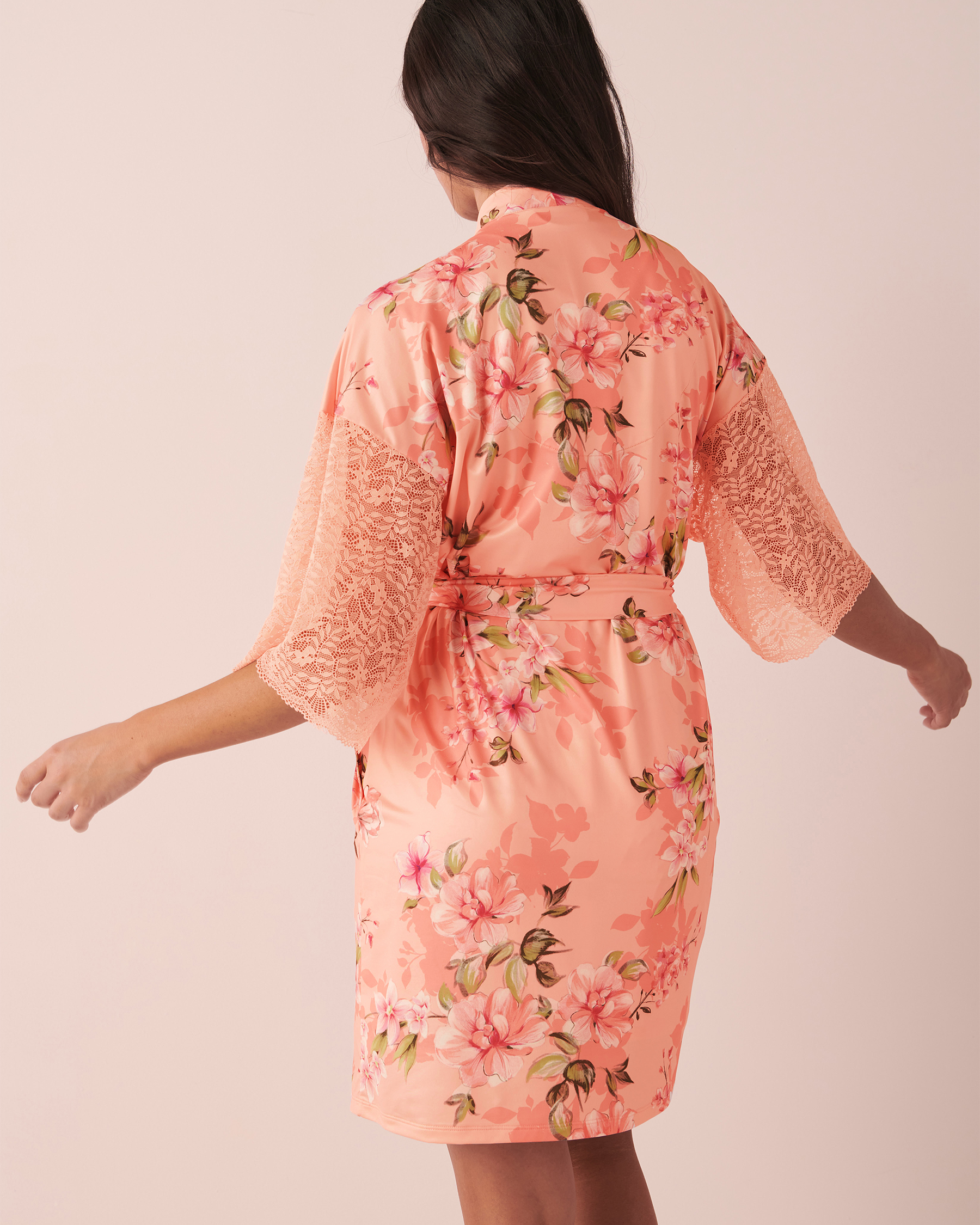 LA VIE EN ROSE Recycled Fibers Lace Trim Kimono Peachy floral 60600050 - View2