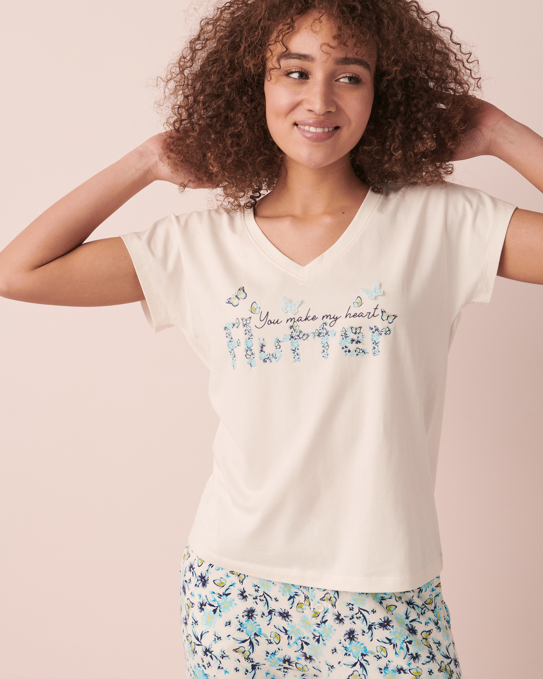 La Vie en Rose Cotton V-neck T-shirt. 1