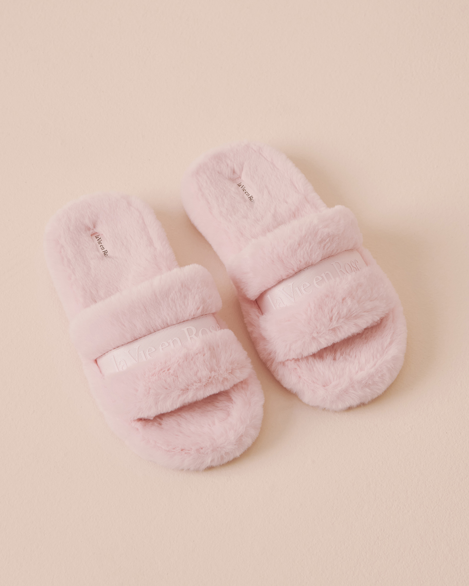 LA VIE EN ROSE Faux Fur Slide Slippers Blushing Pink 40700313 - View3